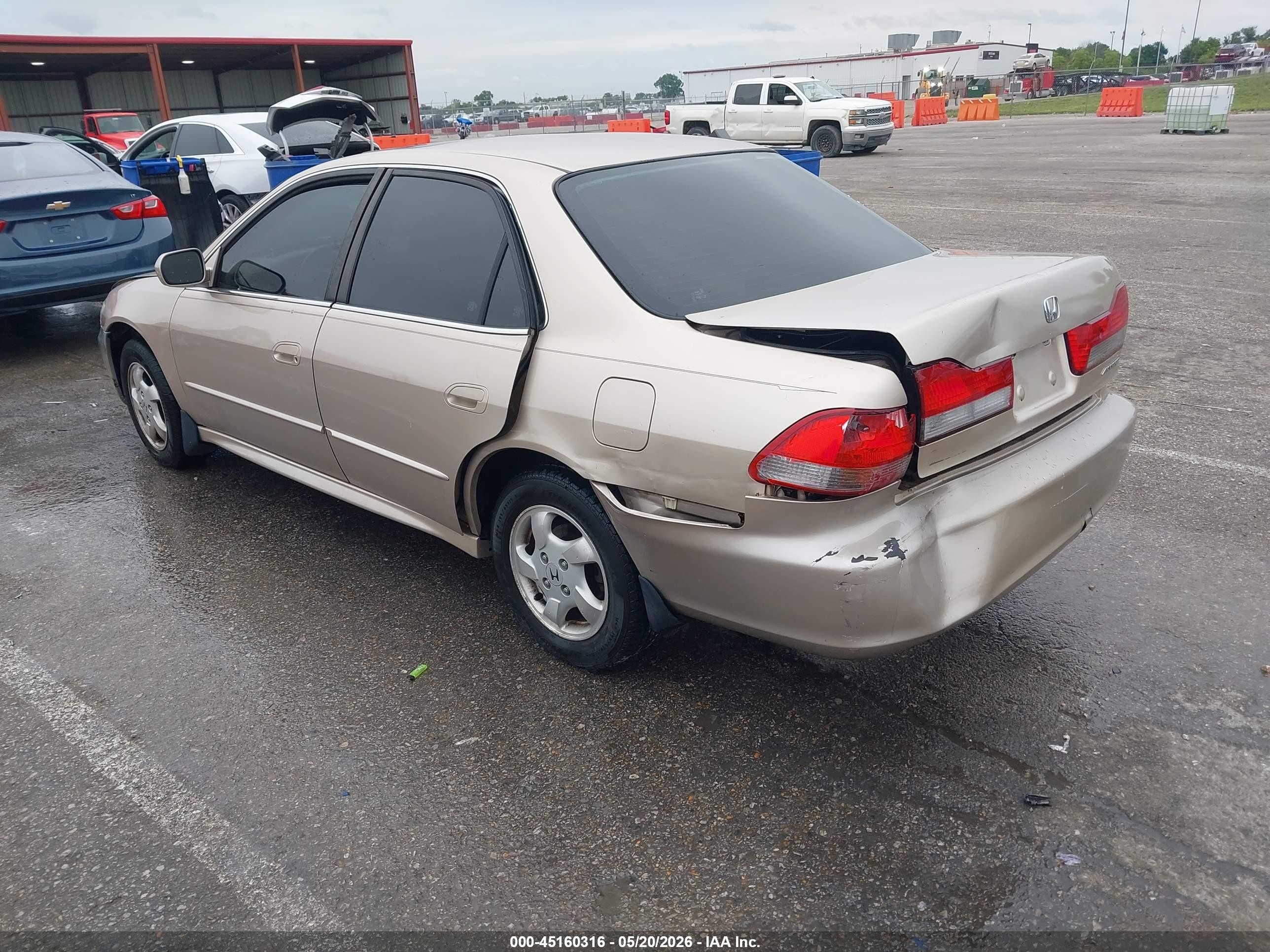 2000 Honda Accord 2.3 Ex Gold vin: 1HGCG5667YA111282