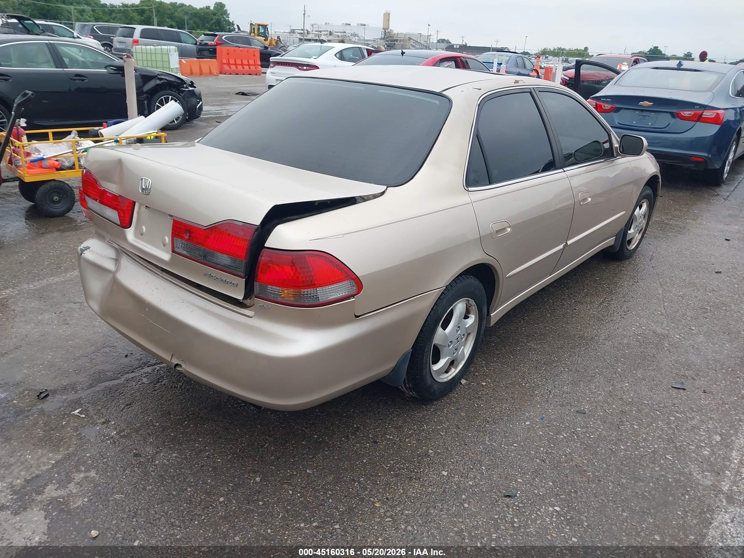 2000 Honda Accord 2.3 Ex Gold vin: 1HGCG5667YA111282