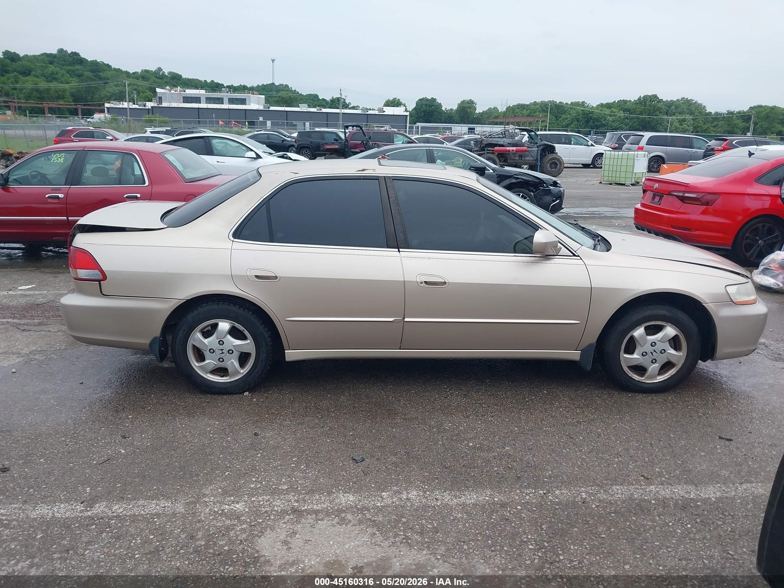 2000 Honda Accord 2.3 Ex Gold vin: 1HGCG5667YA111282