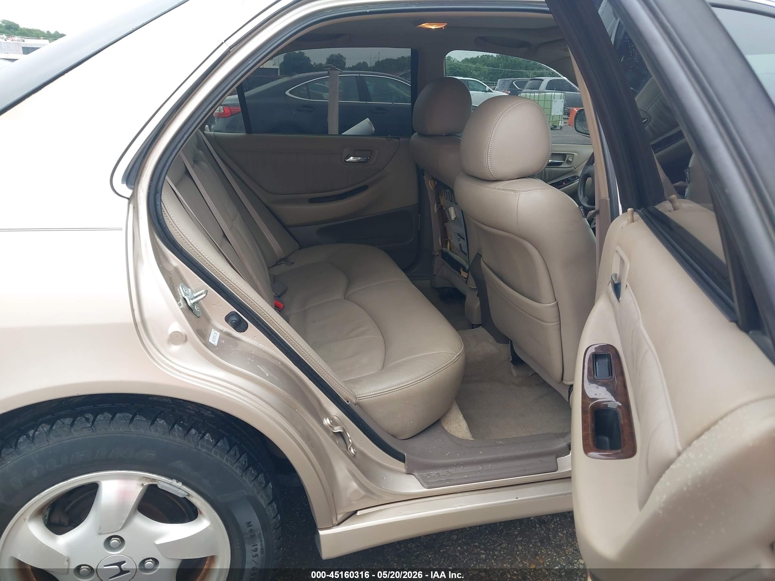 2000 Honda Accord 2.3 Ex Gold vin: 1HGCG5667YA111282