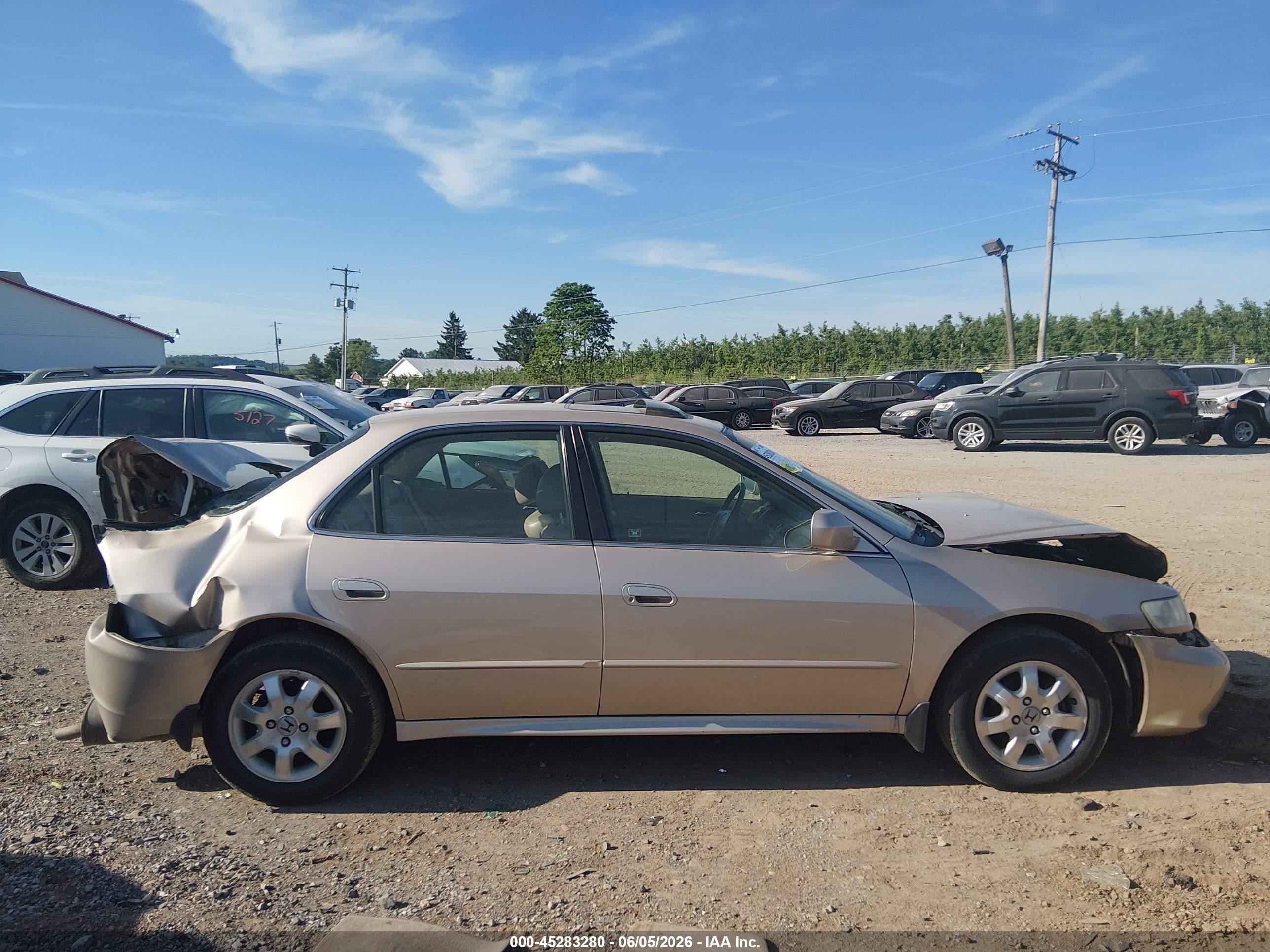 2002 Honda Accord 2.3 Ex Золотой vin: 1HGCG56692A036043