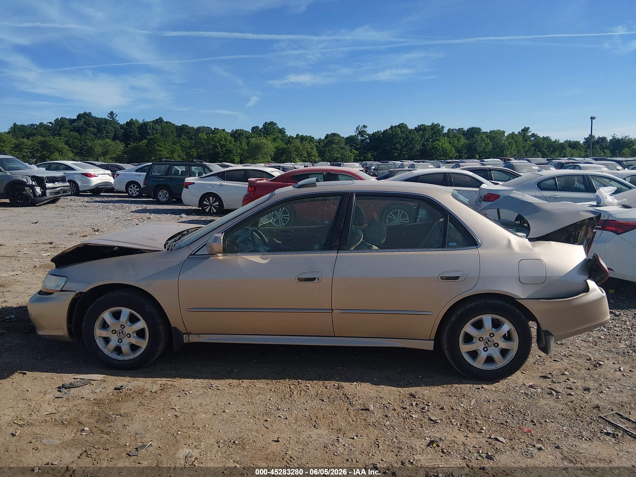 2002 Honda Accord 2.3 Ex Золотой vin: 1HGCG56692A036043