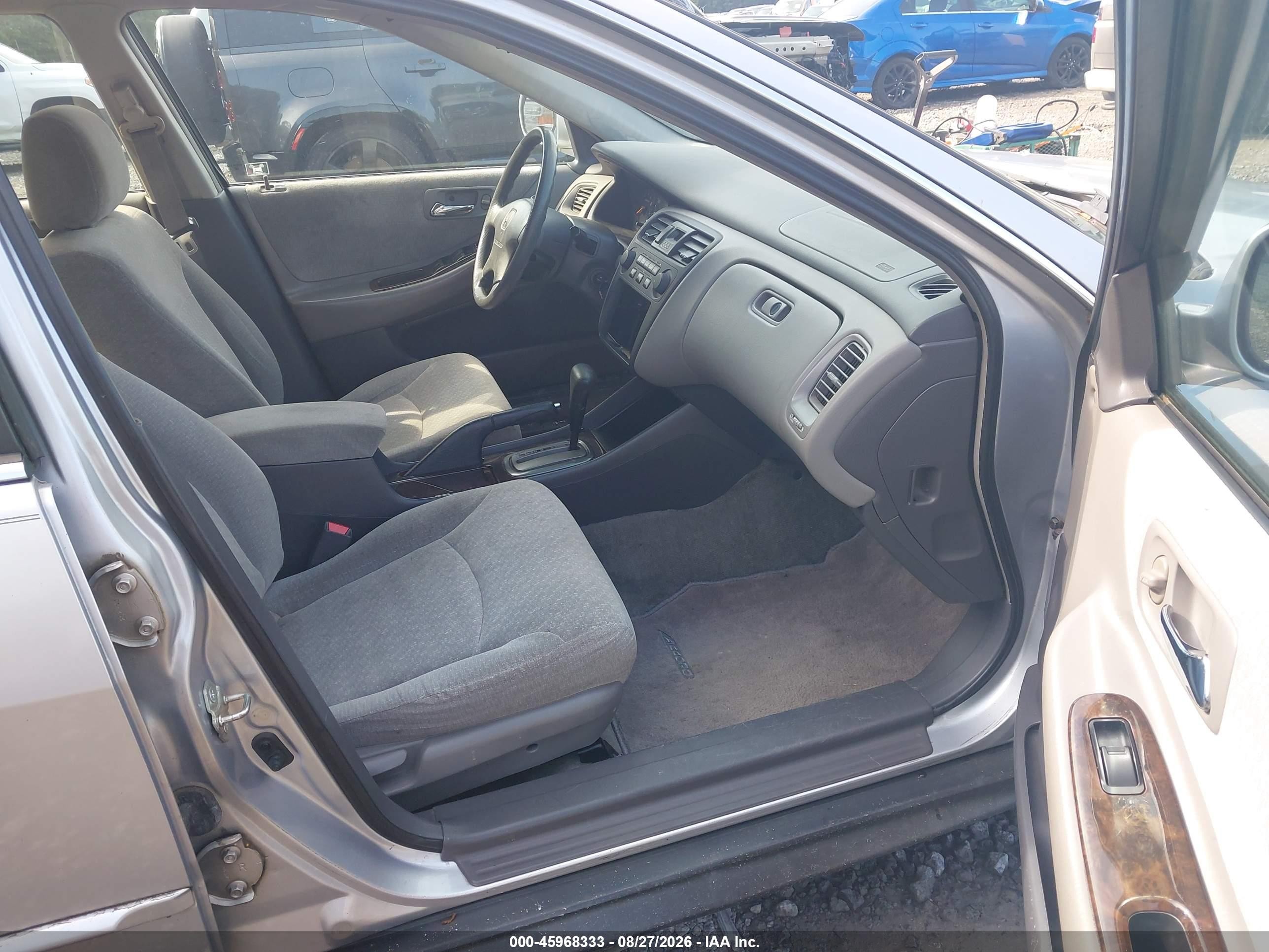 2002 Honda Accord 2.3 Se Silver vin: 1HGCG56722A024065