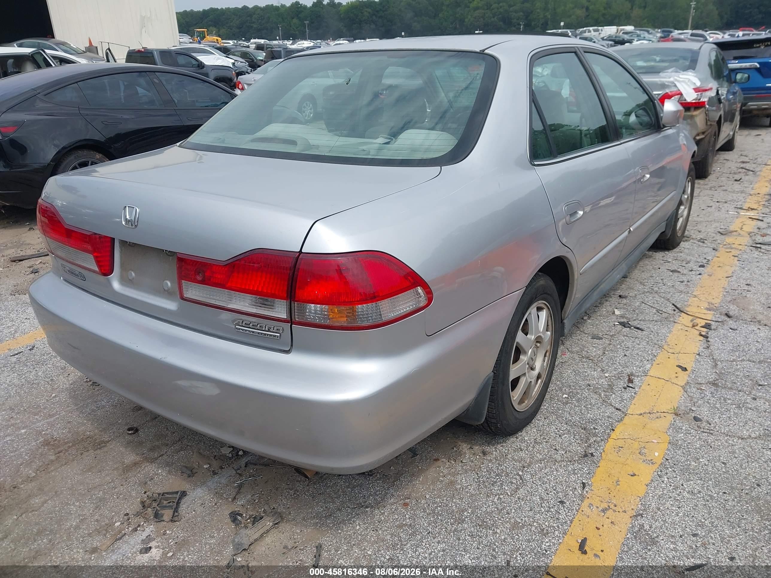 2002 Honda Accord 2.3 Se Silver vin: 1HGCG56732A093752