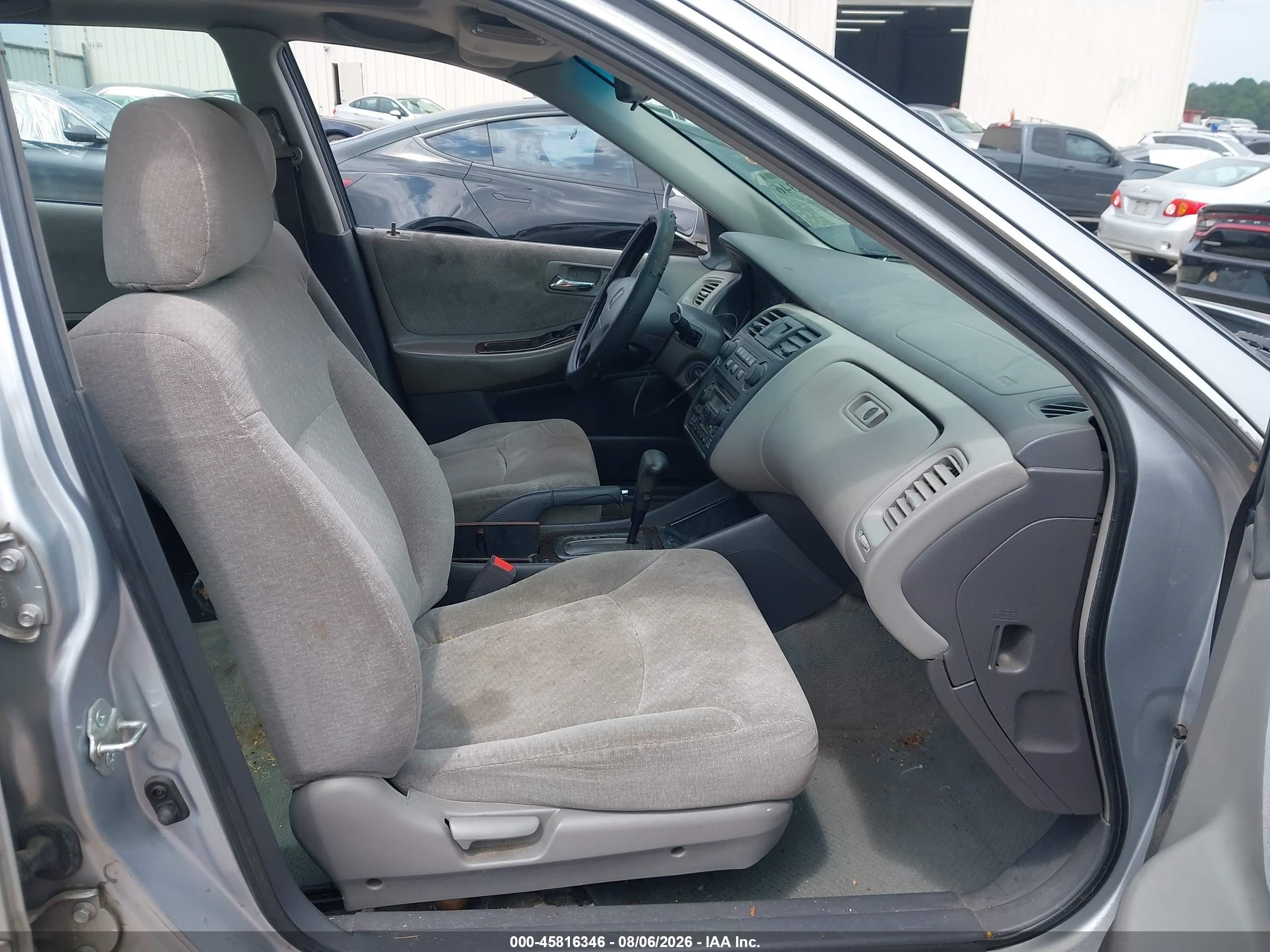 2002 Honda Accord 2.3 Se Silver vin: 1HGCG56732A093752