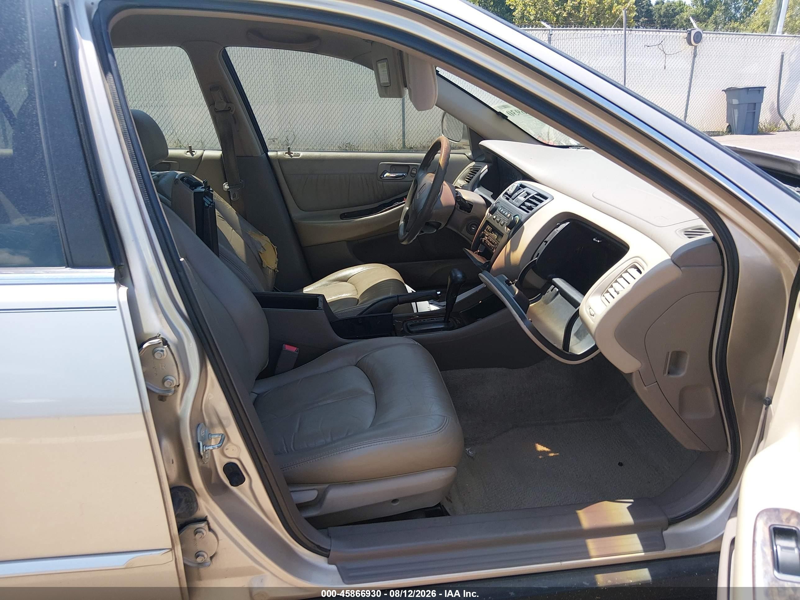 2000 Honda Accord 2.3 Se Tan vin: 1HGCG5673YA037898