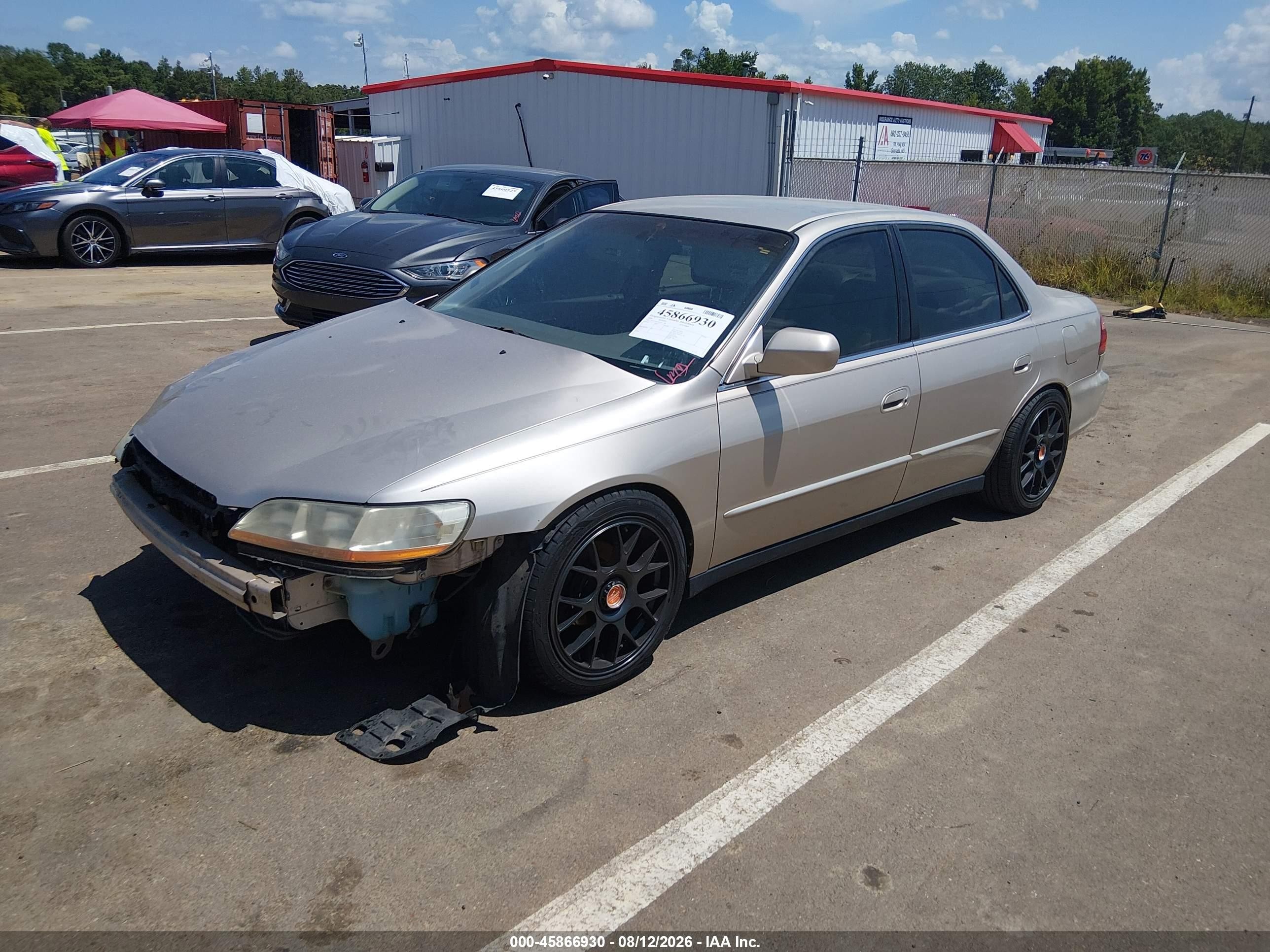 2000 Honda Accord 2.3 Se Tan vin: 1HGCG5673YA037898