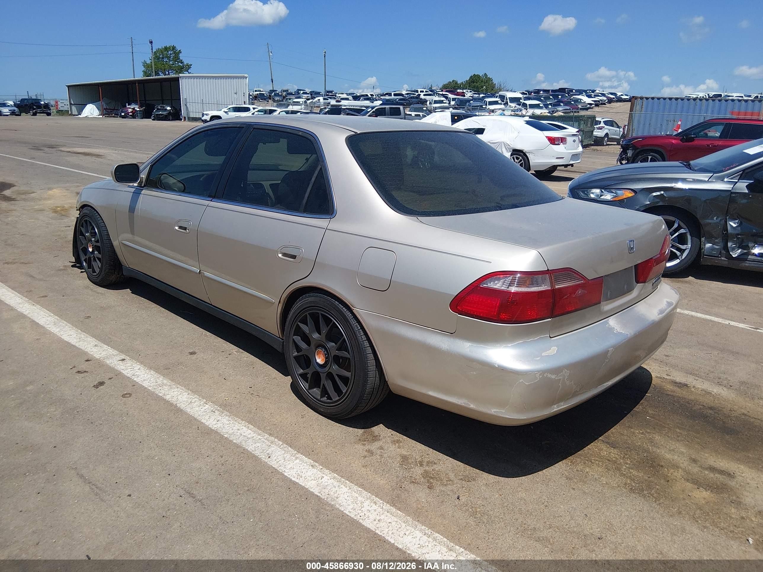 2000 Honda Accord 2.3 Se Tan vin: 1HGCG5673YA037898