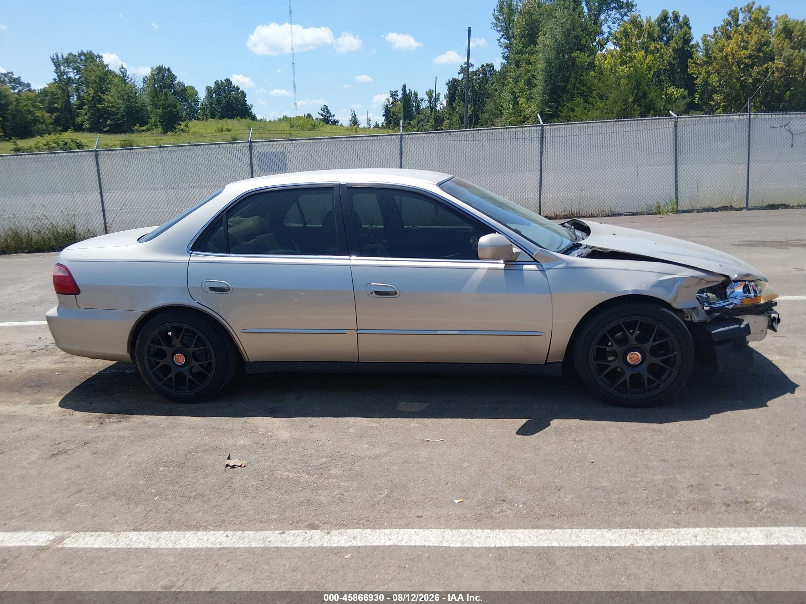 2000 Honda Accord 2.3 Se Tan vin: 1HGCG5673YA037898