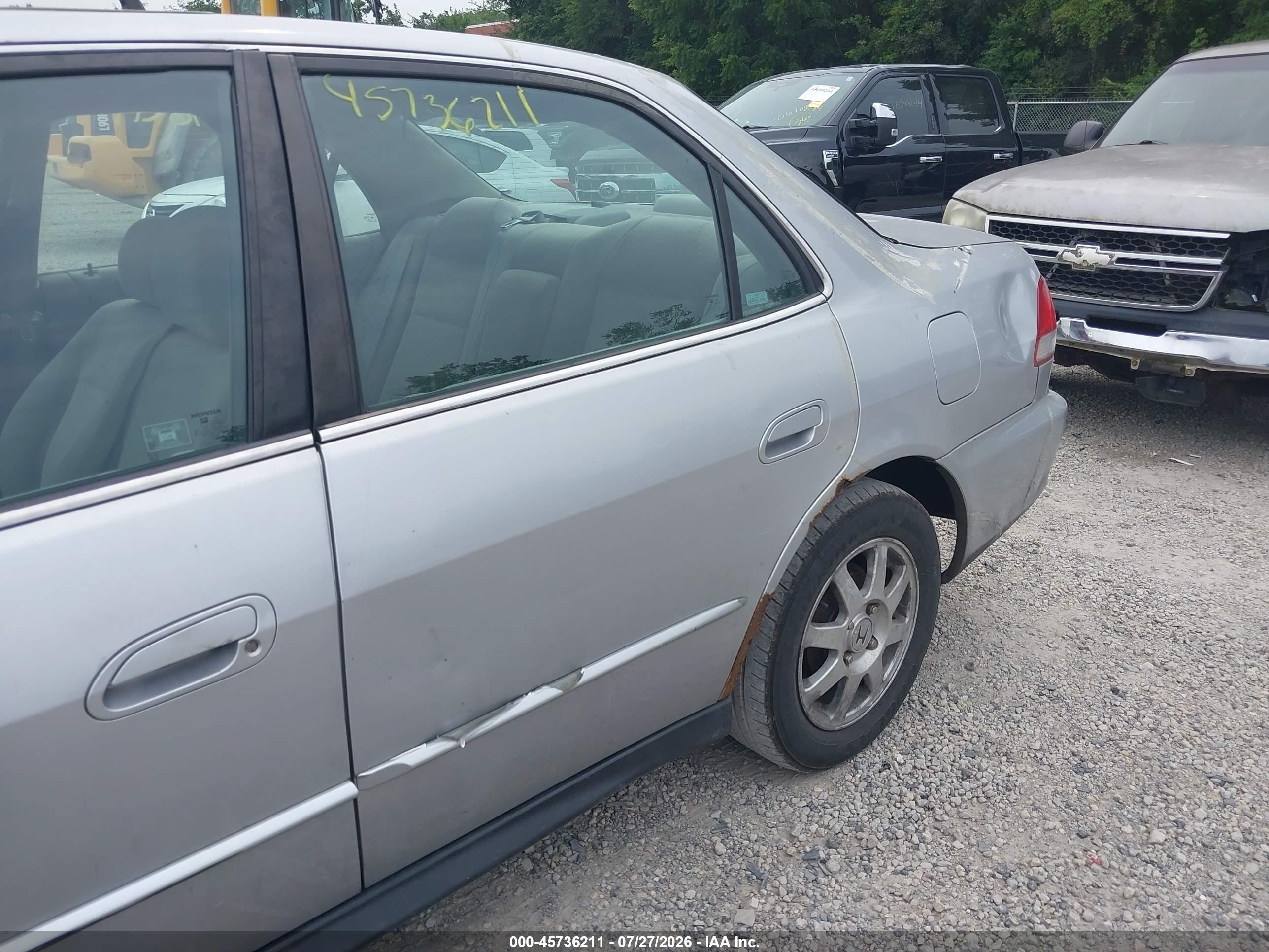 2002 Honda Accord 2.3 Se Silver vin: 1HGCG56742A000009