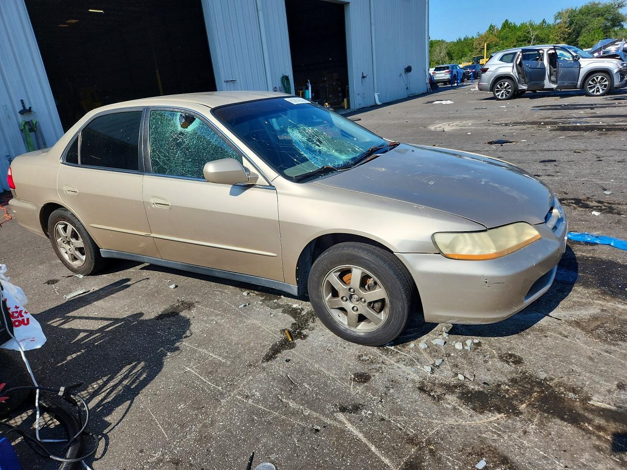 2000 Honda Accord Se Gold vin: 1HGCG5675YA050099