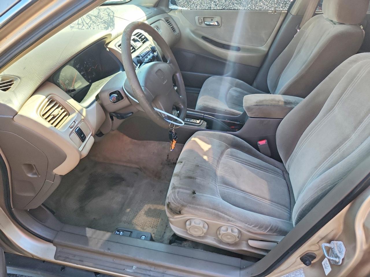 2000 Honda Accord Se Gold vin: 1HGCG5675YA050099