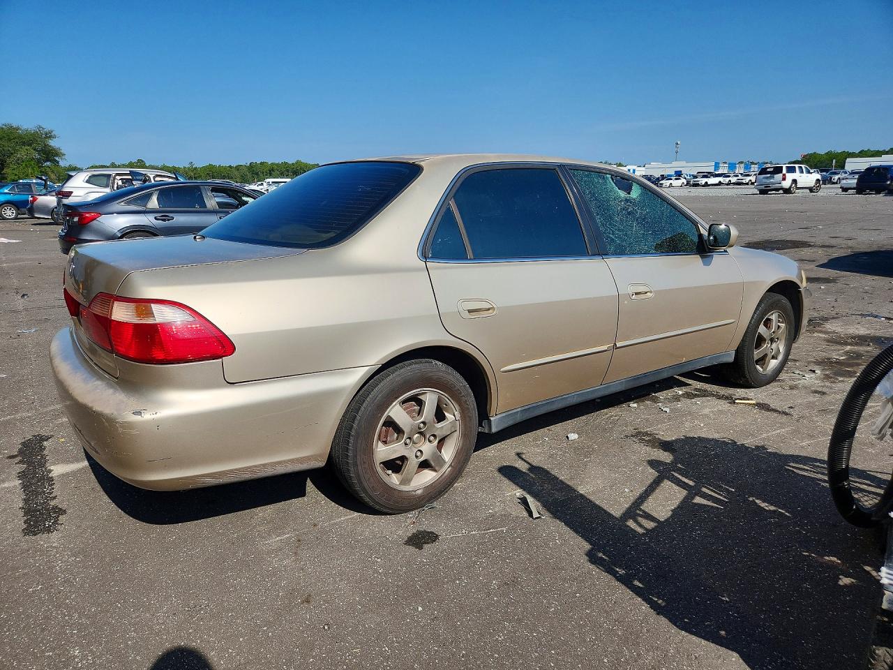 2000 Honda Accord Se Gold vin: 1HGCG5675YA050099