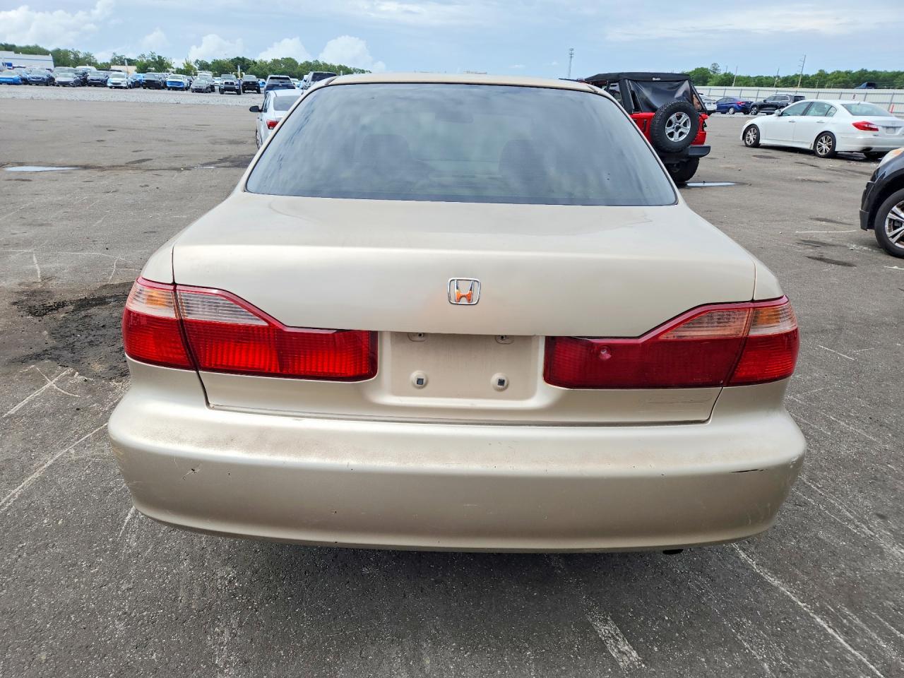 2000 Honda Accord Se Gold vin: 1HGCG5675YA103478