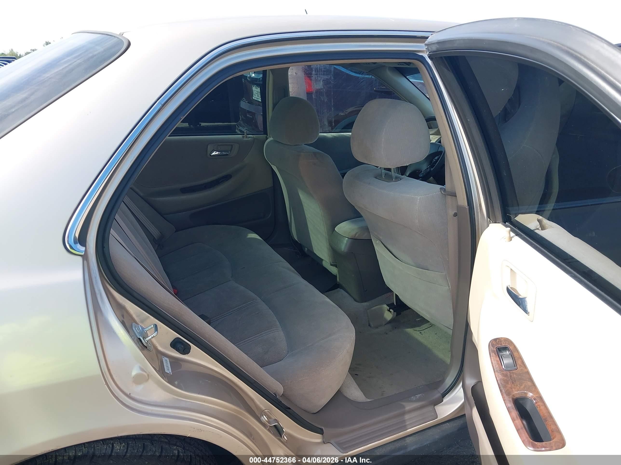 2000 Honda Accord 2.3 Se Бежевый vin: 1HGCG5678YA043261