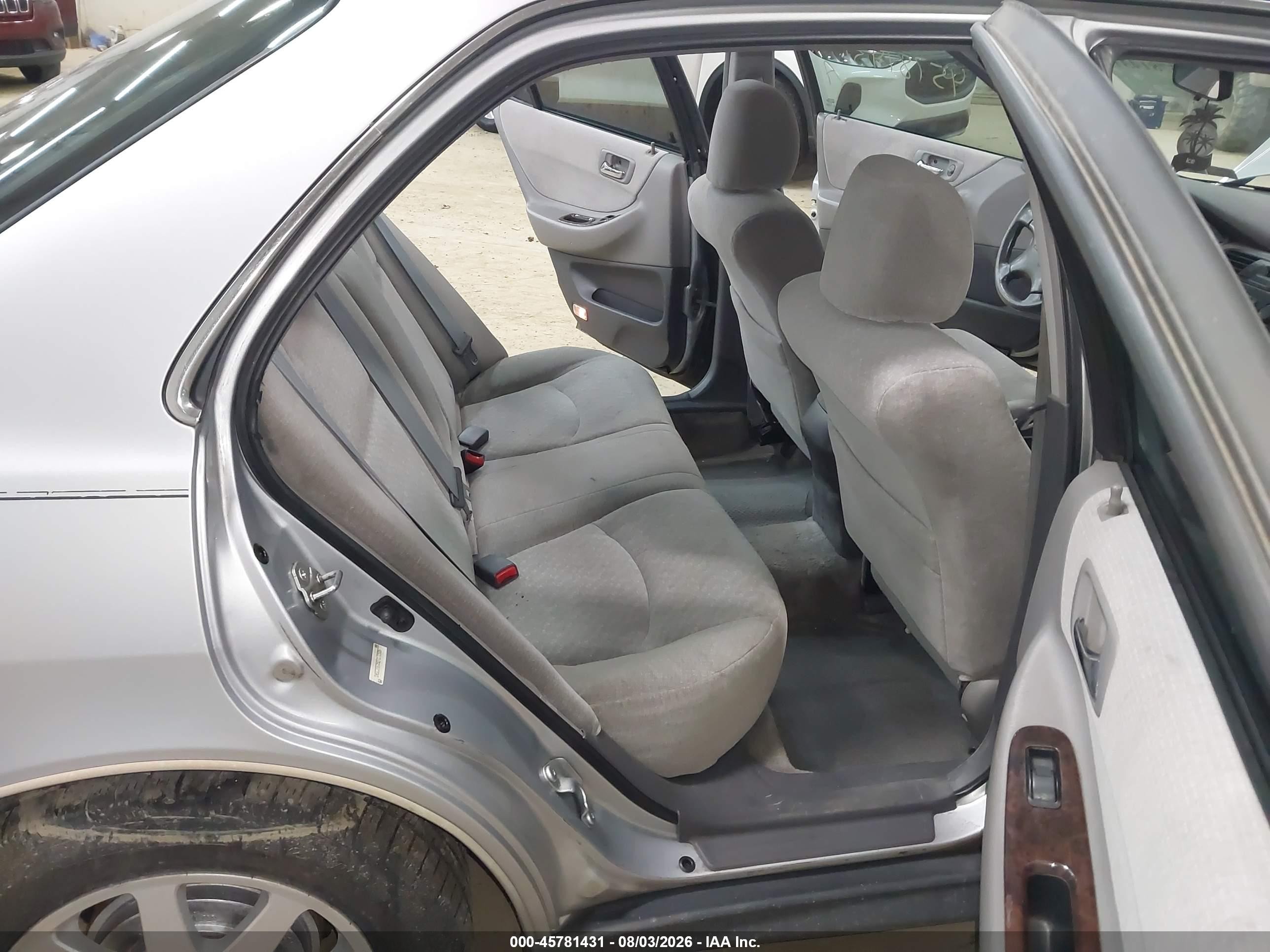 2002 Honda Accord 2.3 Se Silver vin: 1HGCG56792A172939