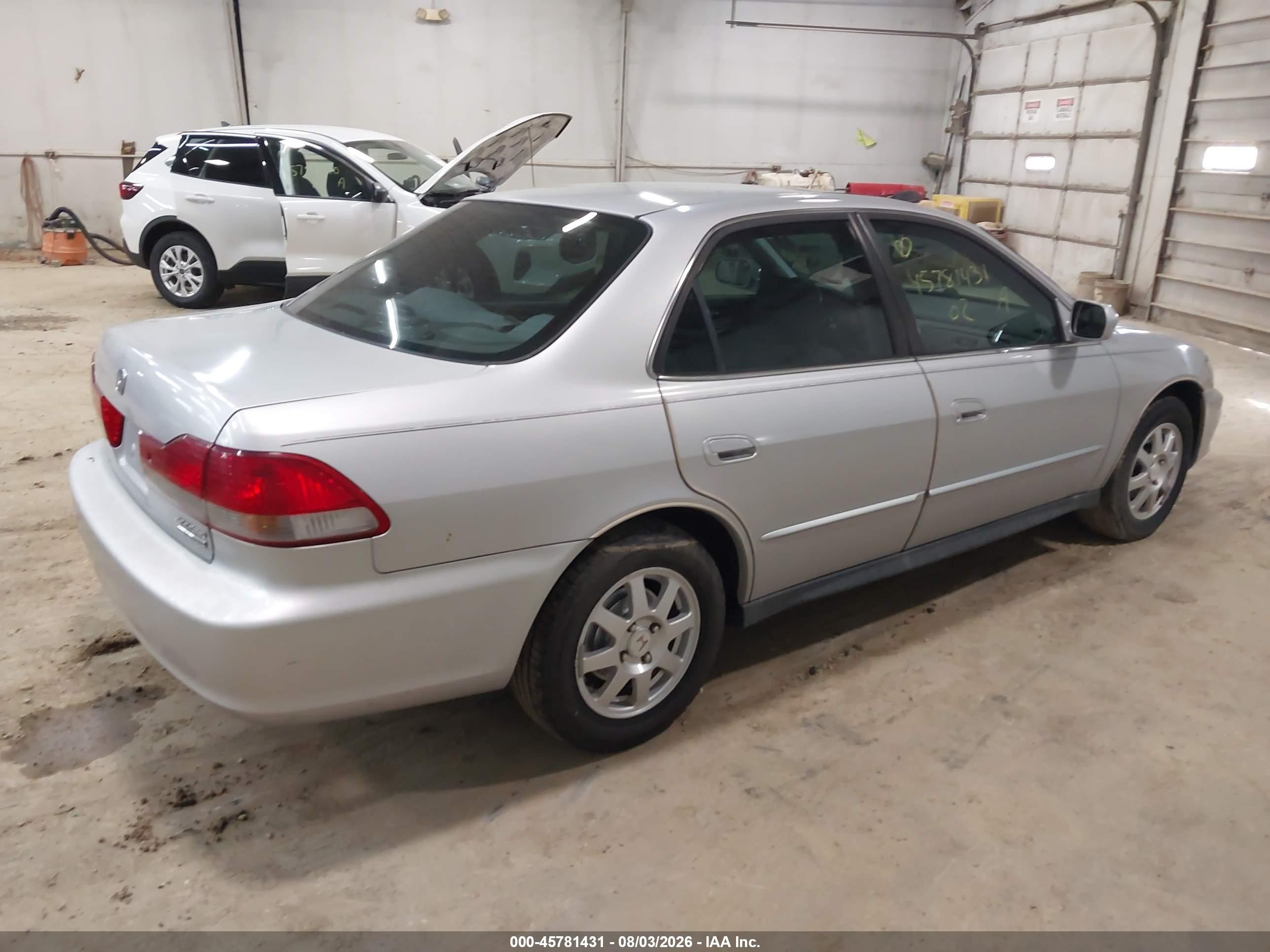 2002 Honda Accord 2.3 Se Silver vin: 1HGCG56792A172939