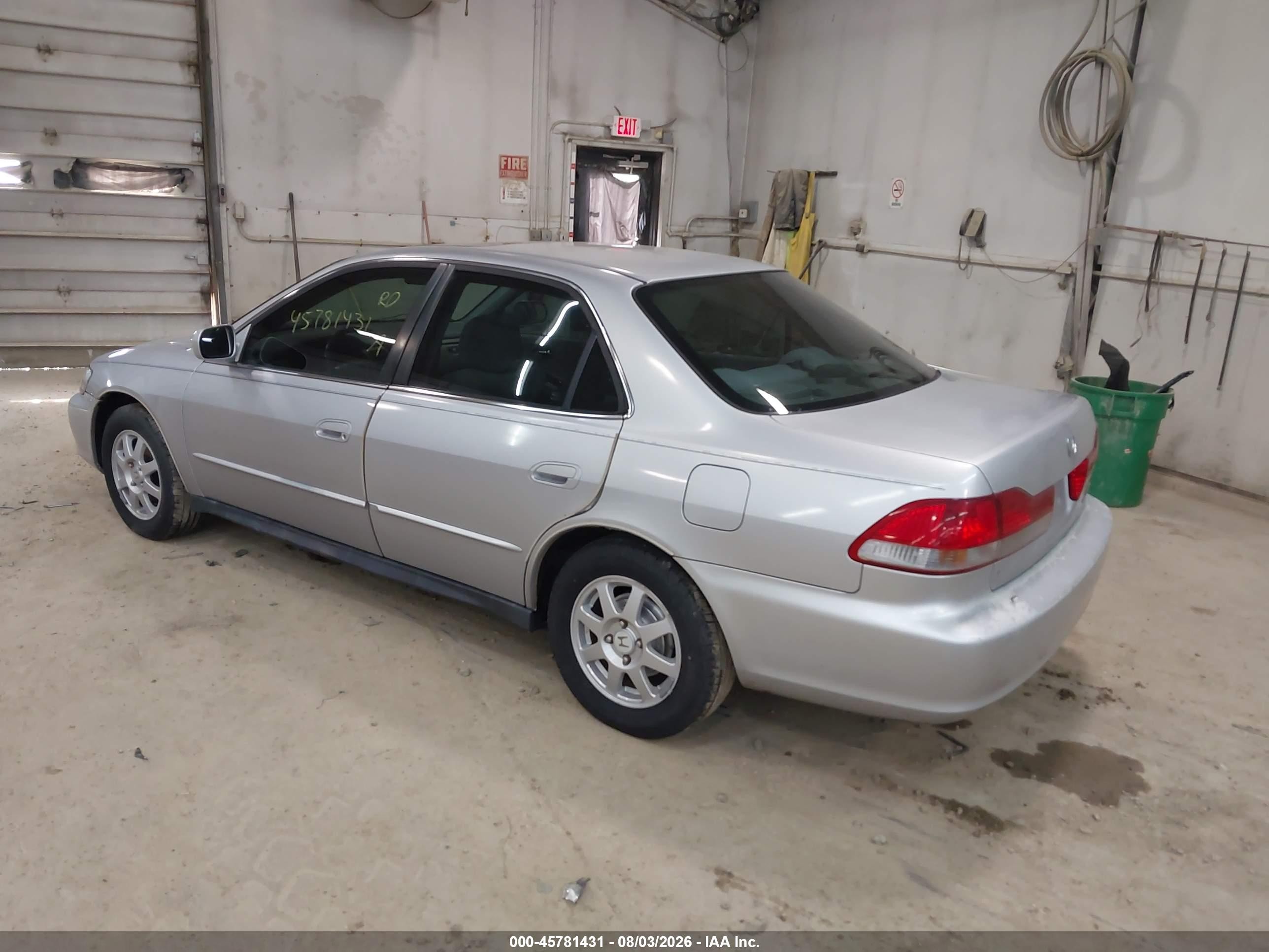 2002 Honda Accord 2.3 Se Silver vin: 1HGCG56792A172939