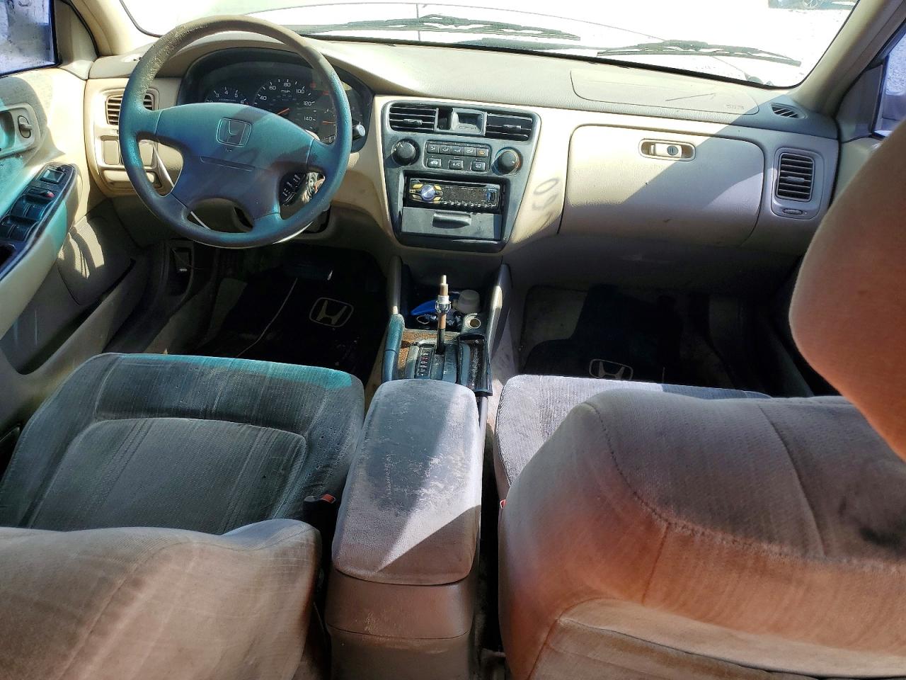 2000 Honda Accord Tan vin: 1HGCG567XYA073829
