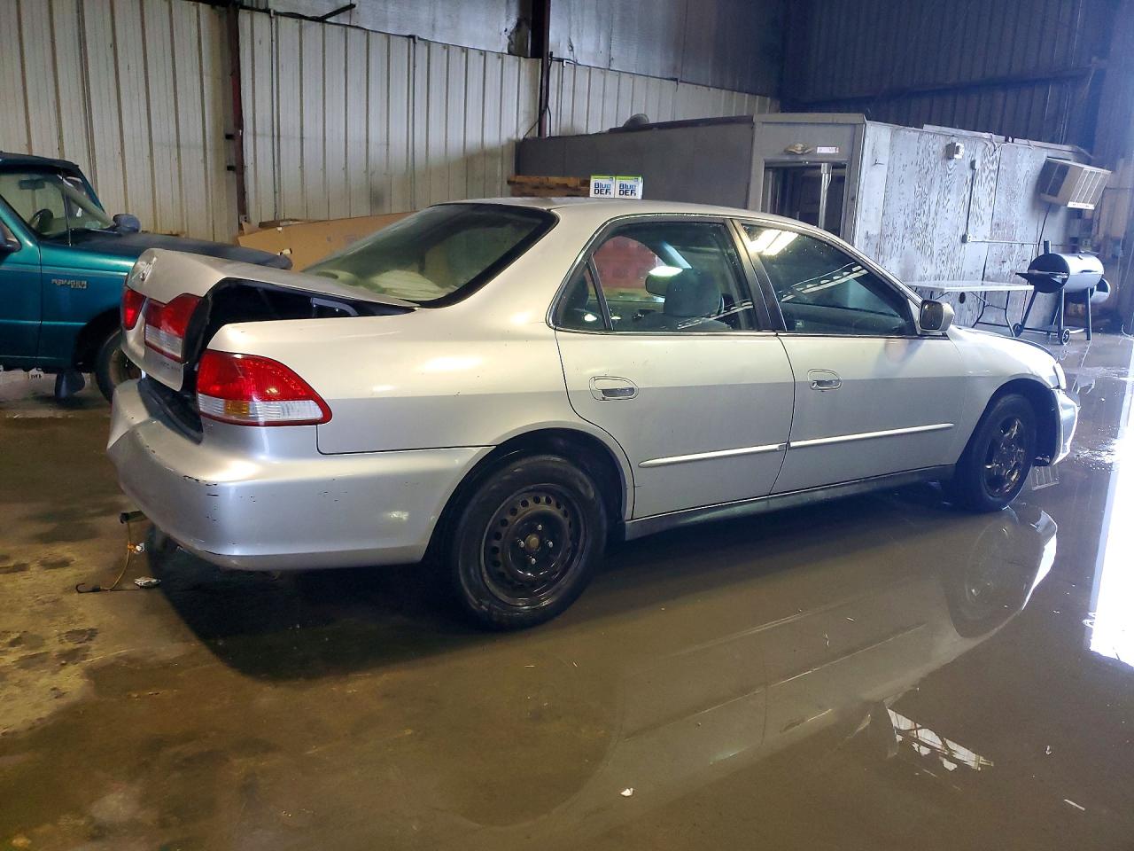 2001 Honda Accord Lx Silver vin: 1HGCG65501A104047