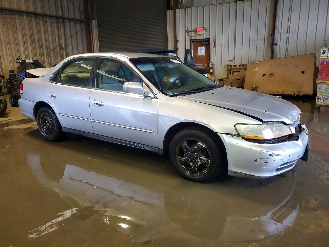 2001 Honda Accord Lx Silver vin: 1HGCG65501A104047