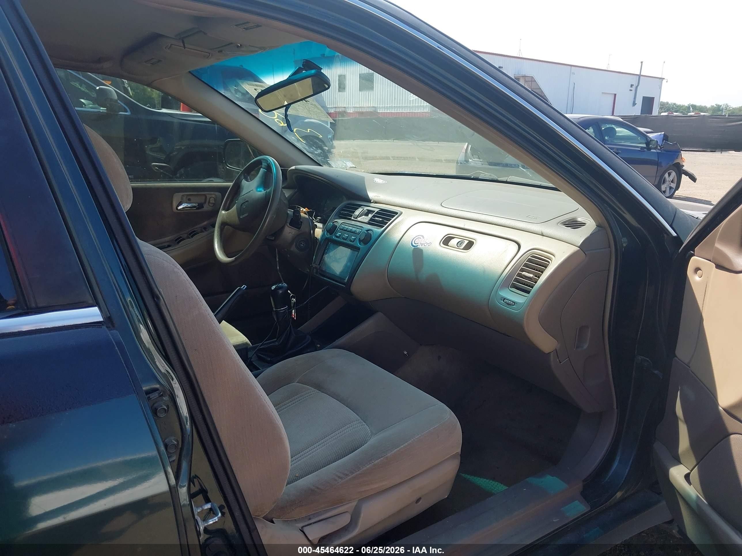 2000 Honda Accord 2.3 Lx Зеленый vin: 1HGCG6551YA111633