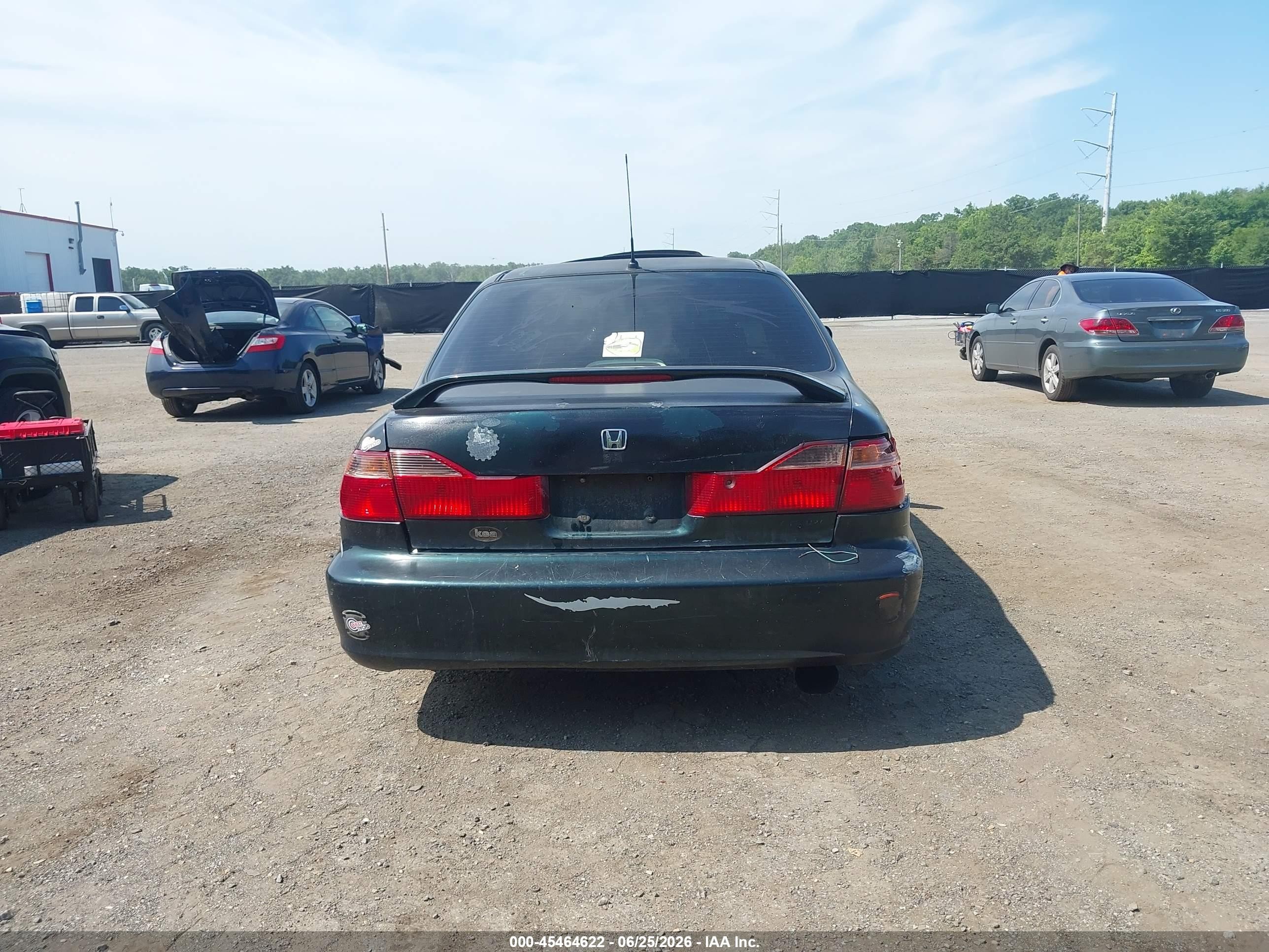 2000 Honda Accord 2.3 Lx Зеленый vin: 1HGCG6551YA111633