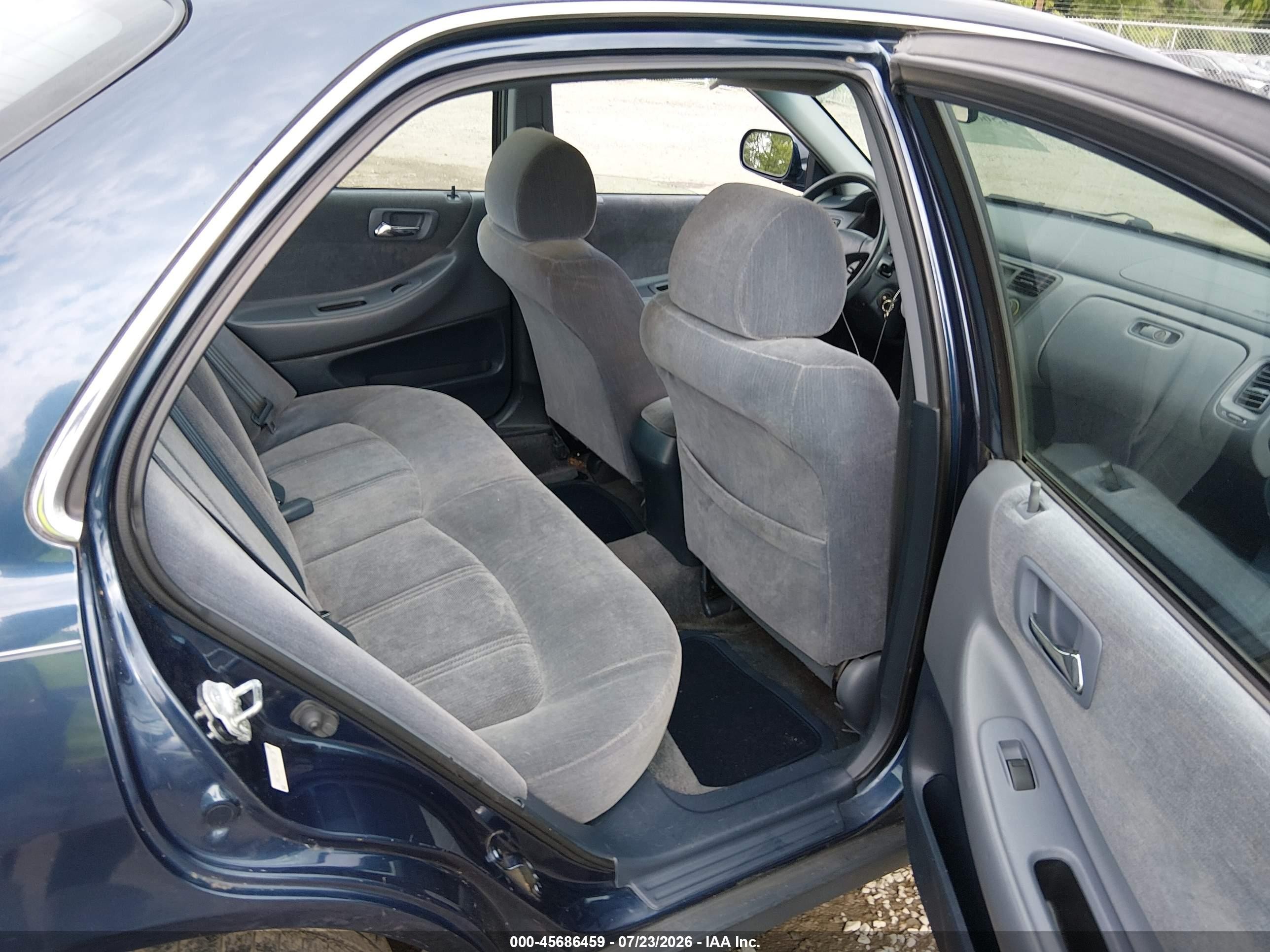 2000 Honda Accord 2.3 Lx Blue vin: 1HGCG6650YA001736