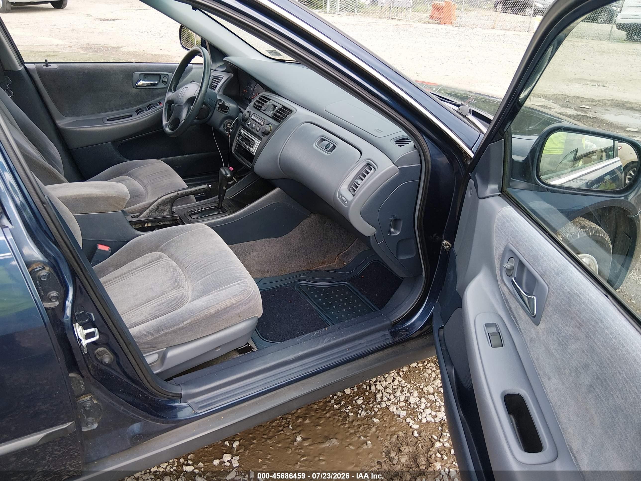 2000 Honda Accord 2.3 Lx Blue vin: 1HGCG6650YA001736