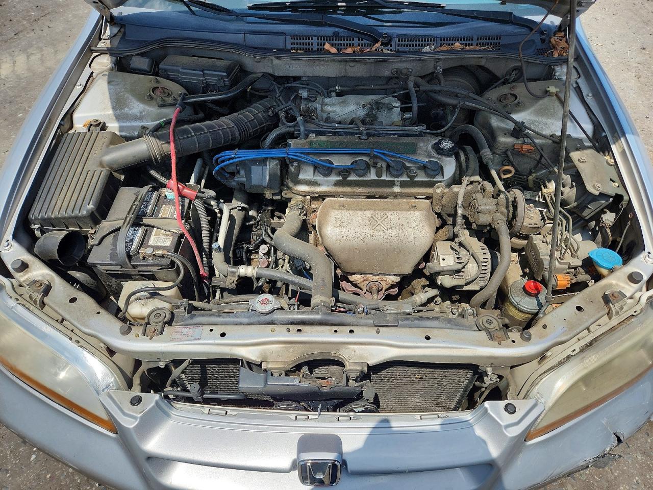 2000 Honda Accord Lx Silver vin: 1HGCG6651YA025575