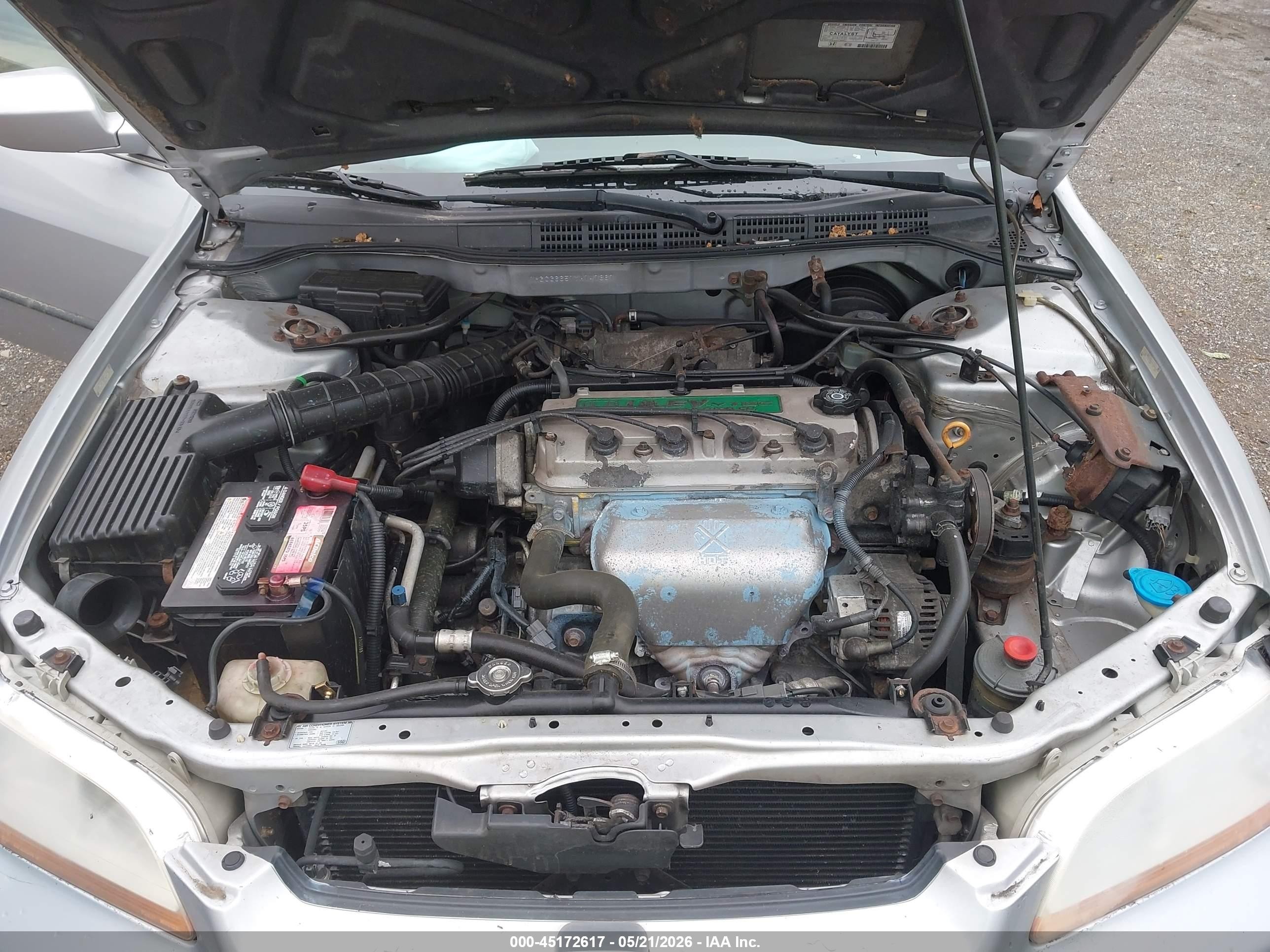 2000 Honda Accord 2.3 Lx Silver vin: 1HGCG6651YA147367