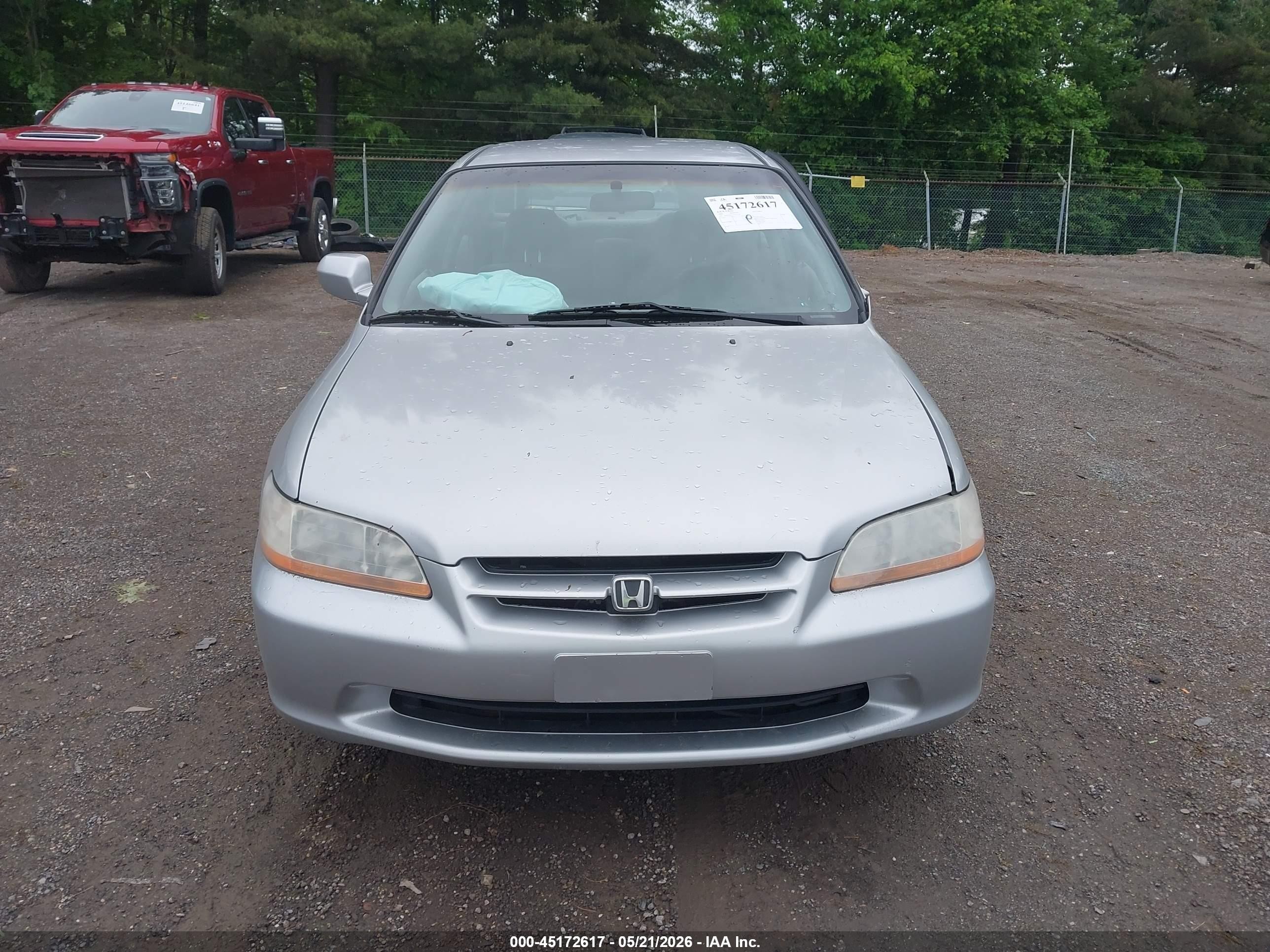 2000 Honda Accord 2.3 Lx Silver vin: 1HGCG6651YA147367