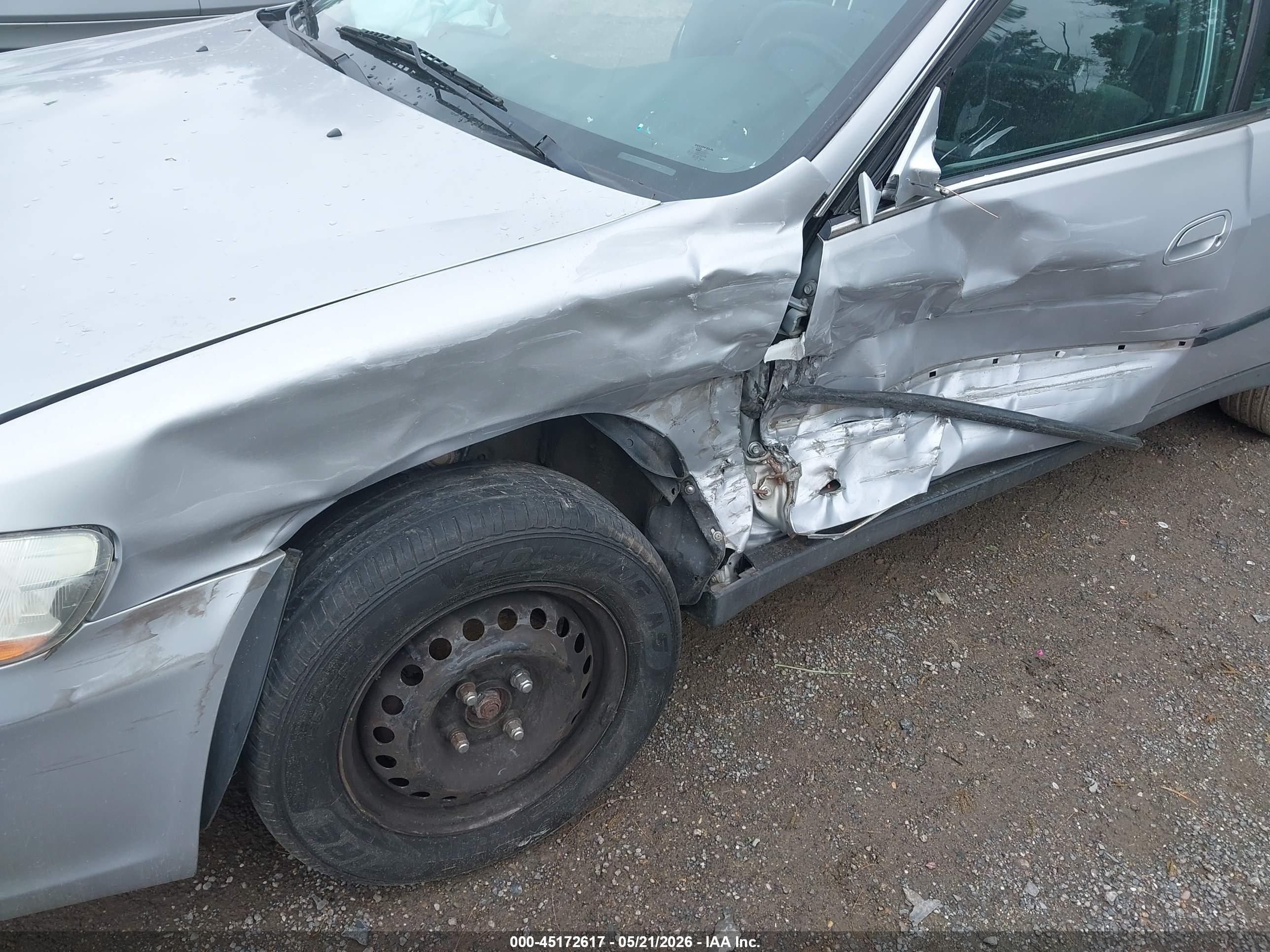 2000 Honda Accord 2.3 Lx Silver vin: 1HGCG6651YA147367