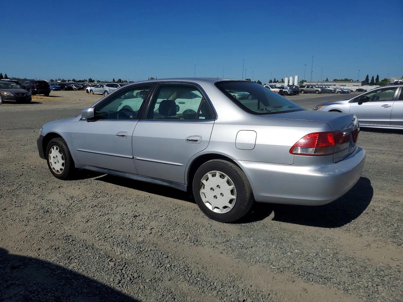 2002 Honda Accord Lx Silver vin: 1HGCG66522A137602