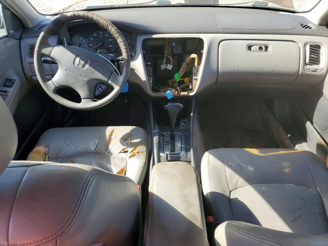 2002 Honda Accord Lx Silver vin: 1HGCG66522A137602