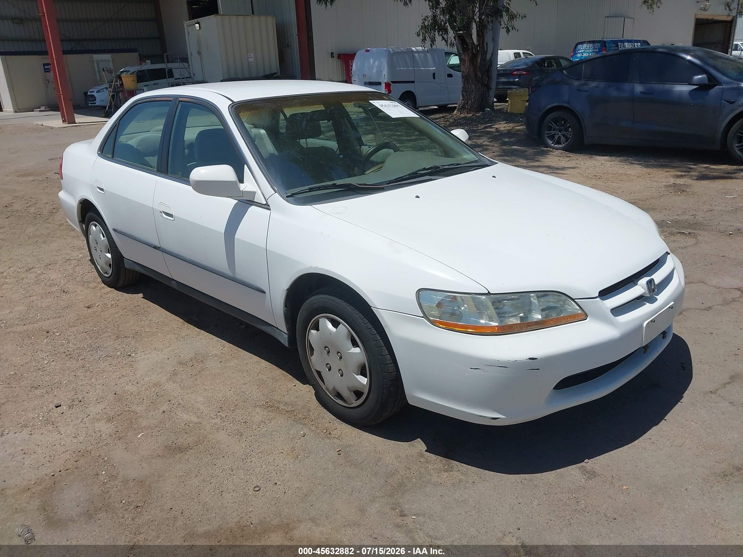 1999 Honda Accord Lx Белый vin: 1HGCG6653XA136899