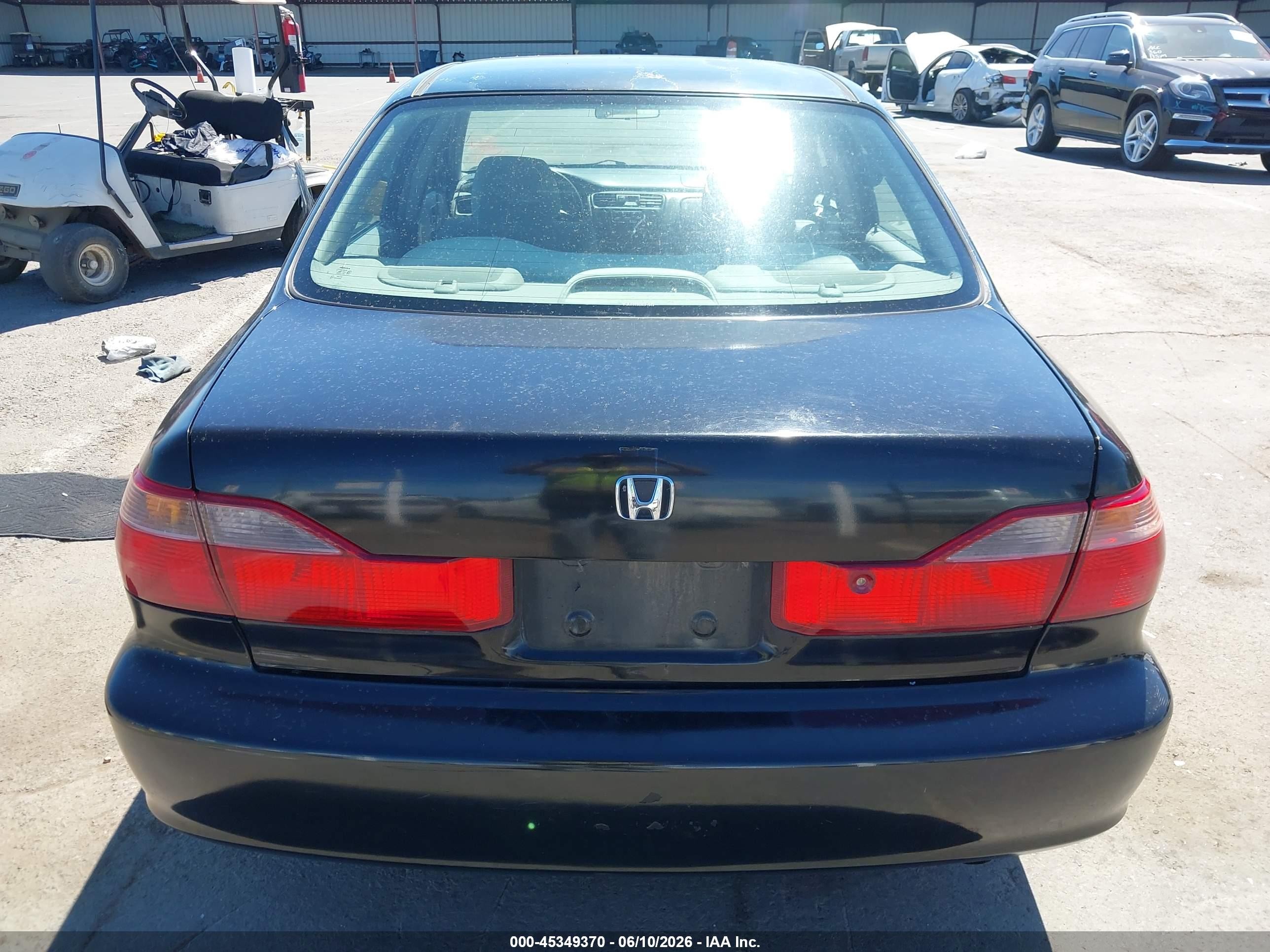 2000 Honda Accord 2.3 Lx Черный vin: 1HGCG6653YA099046