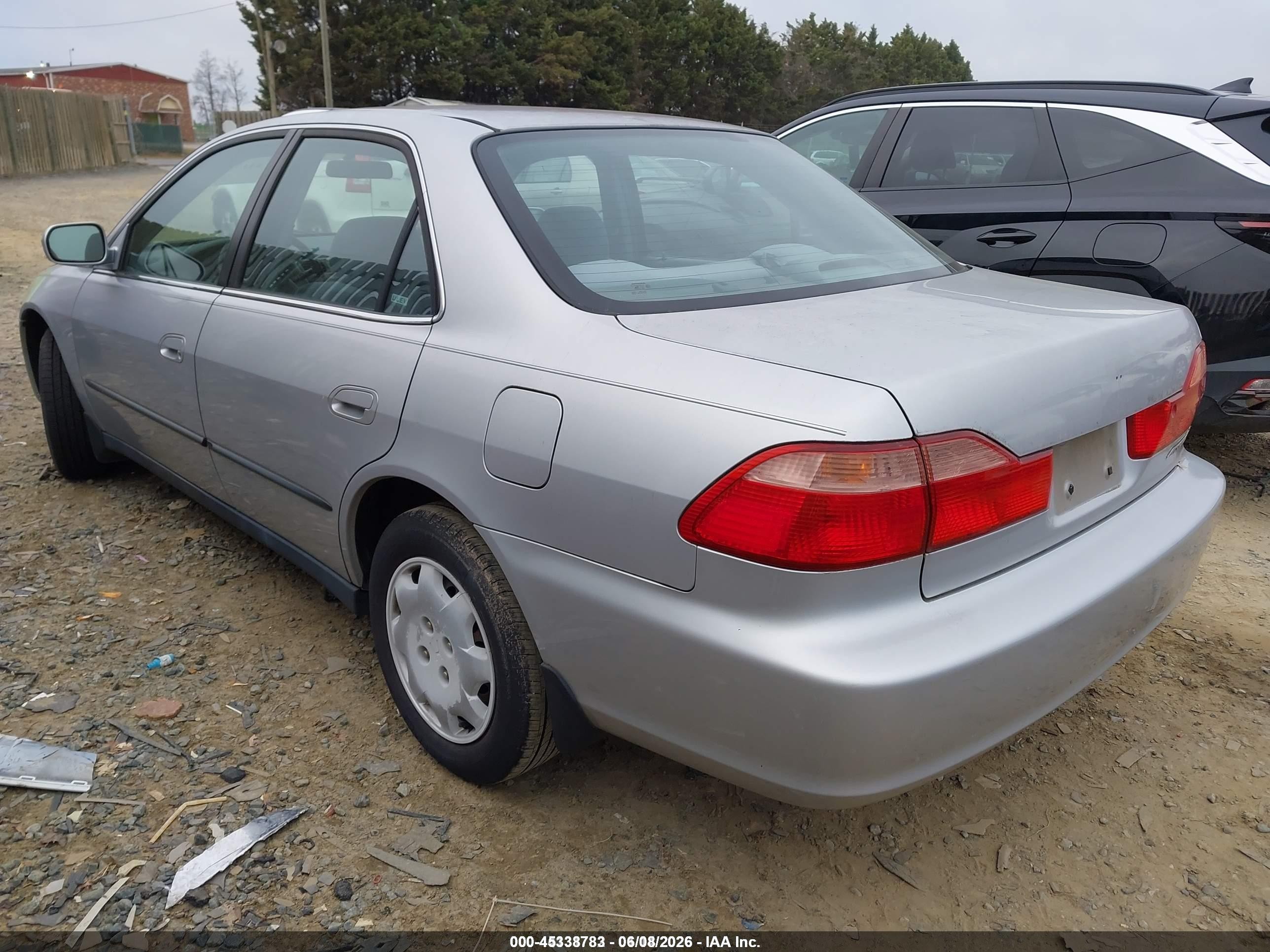 2000 Honda Accord 2.3 Lx Silver vin: 1HGCG6653YA133308