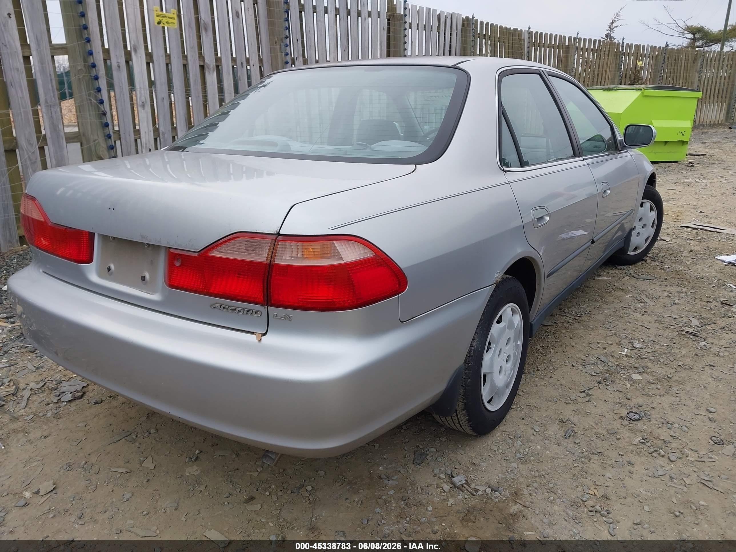 2000 Honda Accord 2.3 Lx Silver vin: 1HGCG6653YA133308