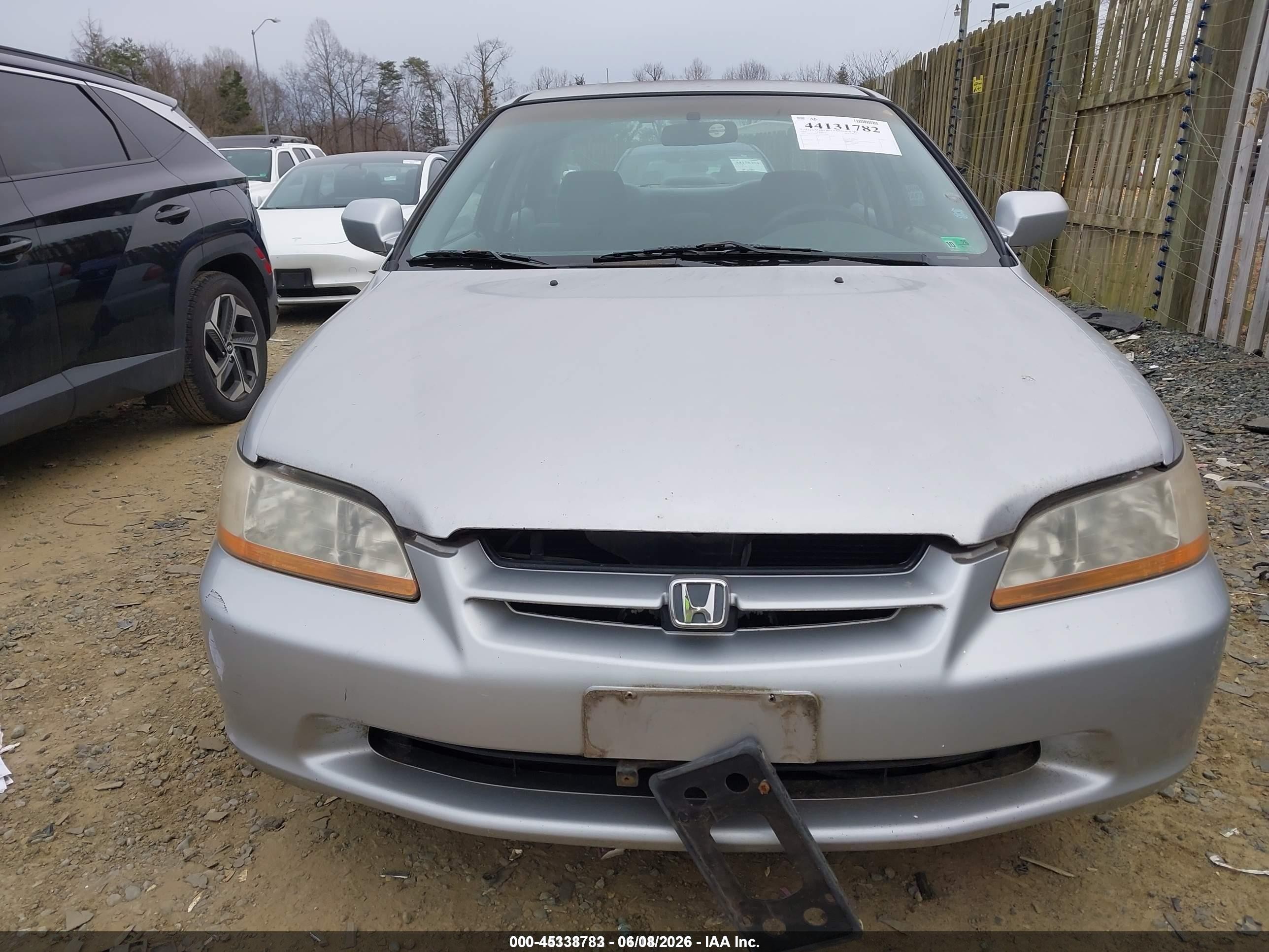 2000 Honda Accord 2.3 Lx Silver vin: 1HGCG6653YA133308