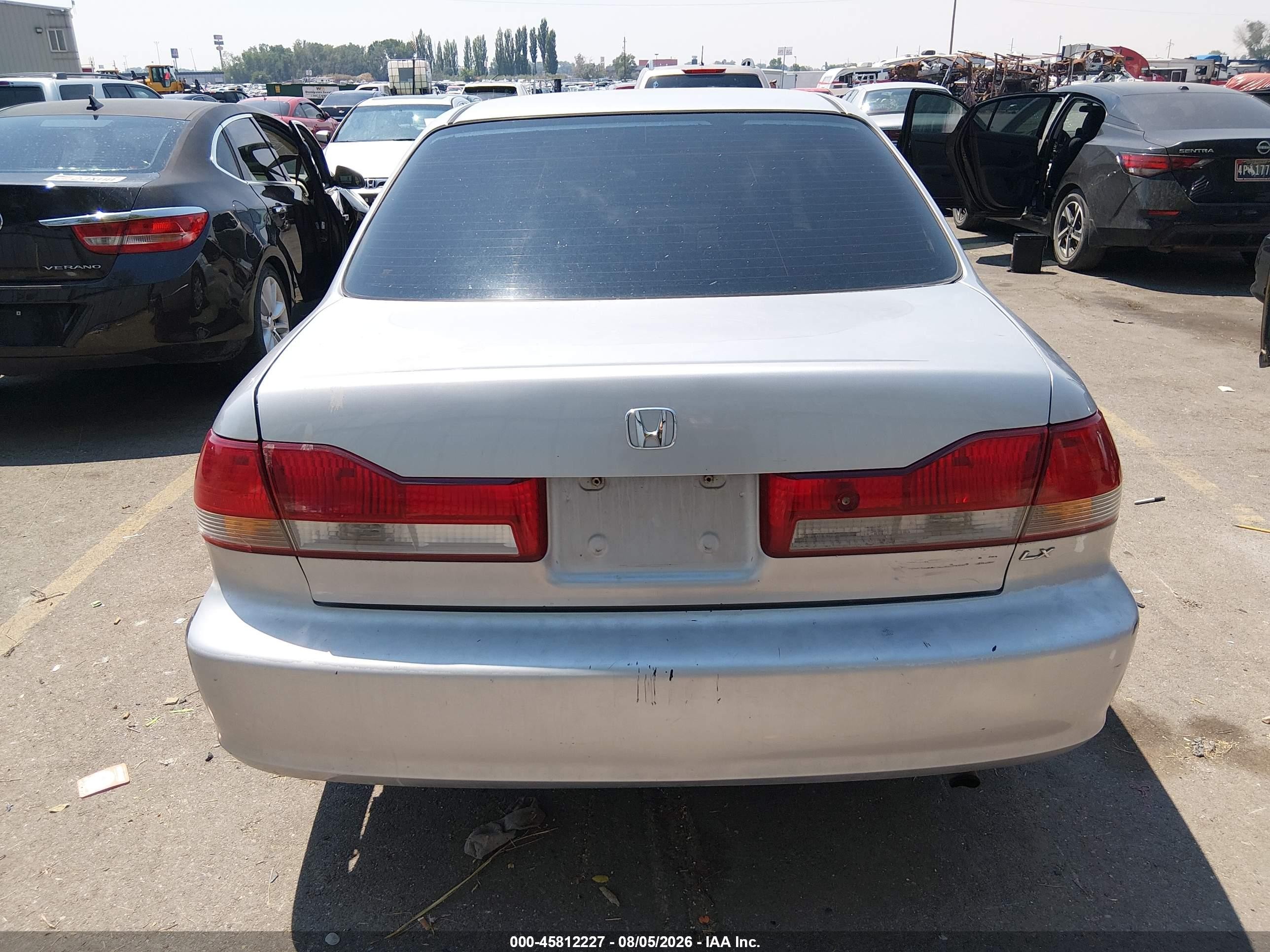 2002 Honda Accord 2.3 Lx Silver vin: 1HGCG66542A170116