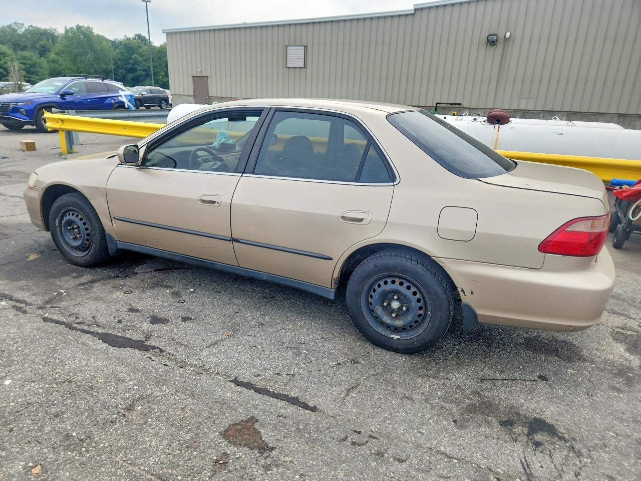 2000 Honda Accord Lx Gold vin: 1HGCG6654YA065844