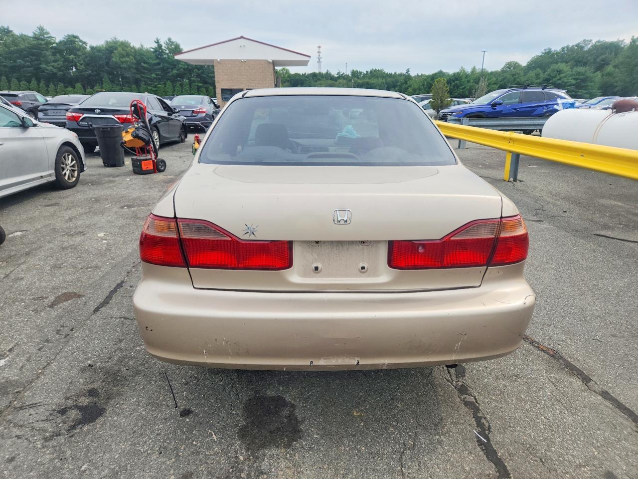 2000 Honda Accord Lx Gold vin: 1HGCG6654YA065844