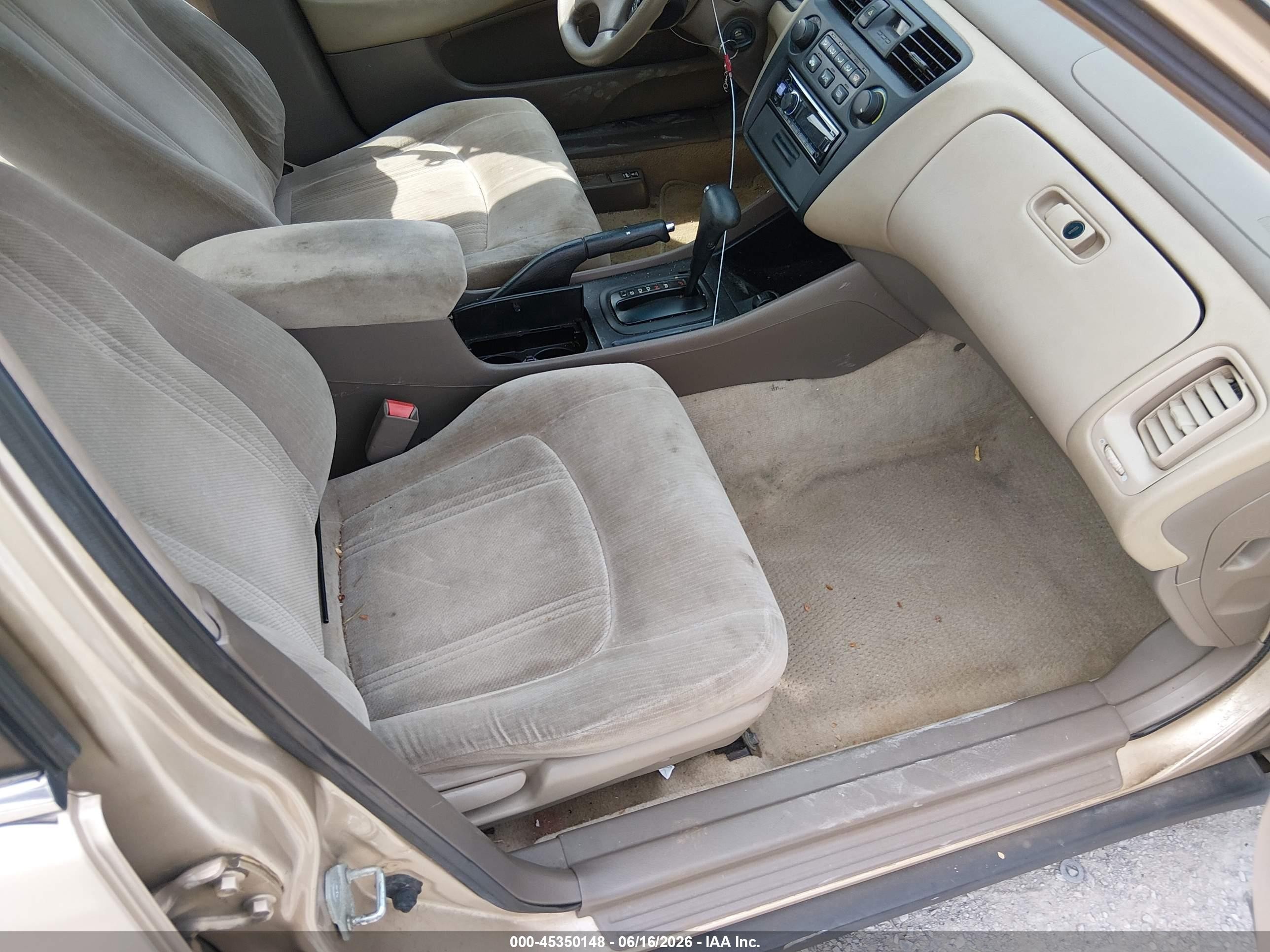 2000 Honda Accord 2.3 Lx Gold vin: 1HGCG6655YA132385