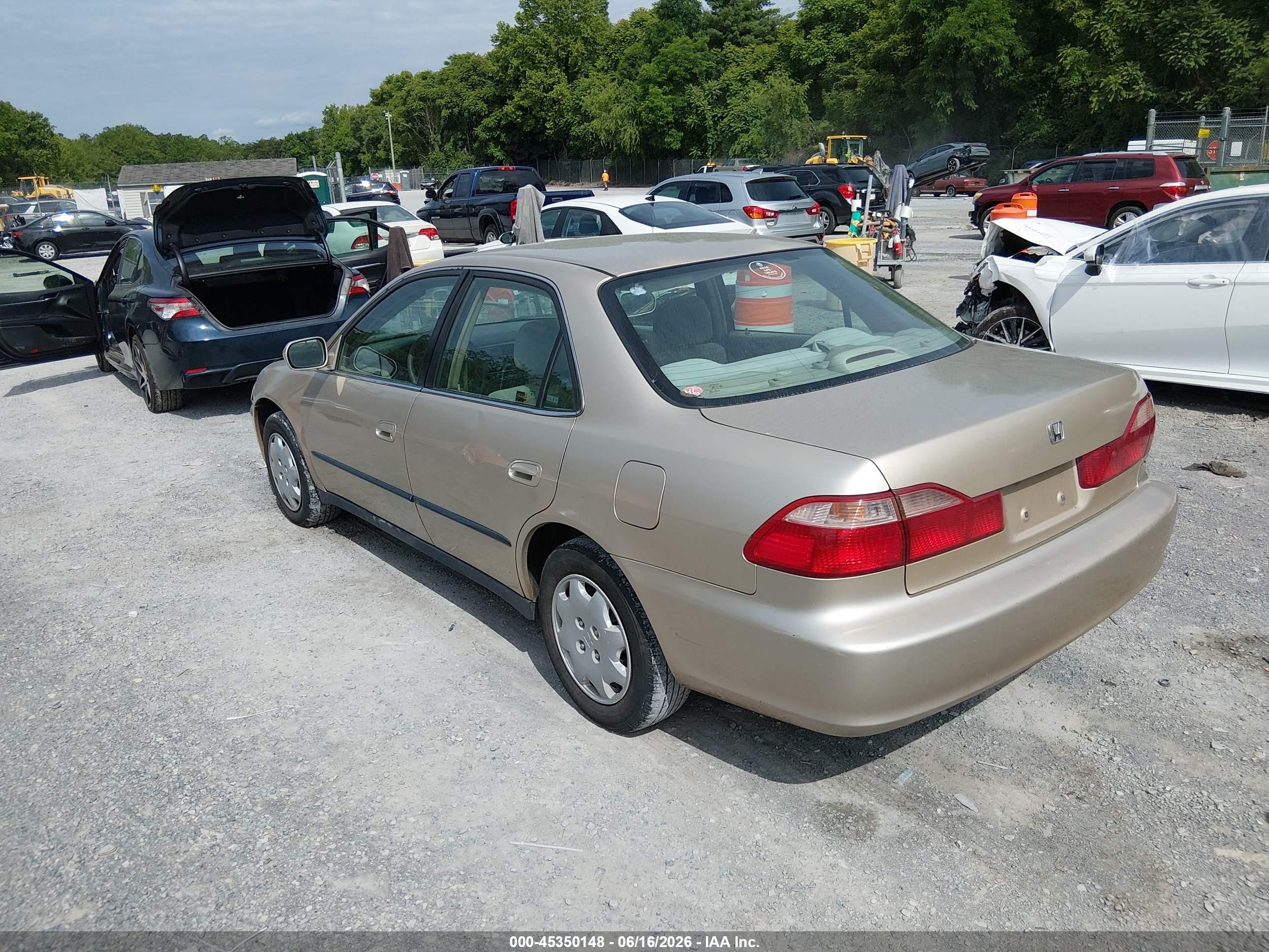 2000 Honda Accord 2.3 Lx Gold vin: 1HGCG6655YA132385
