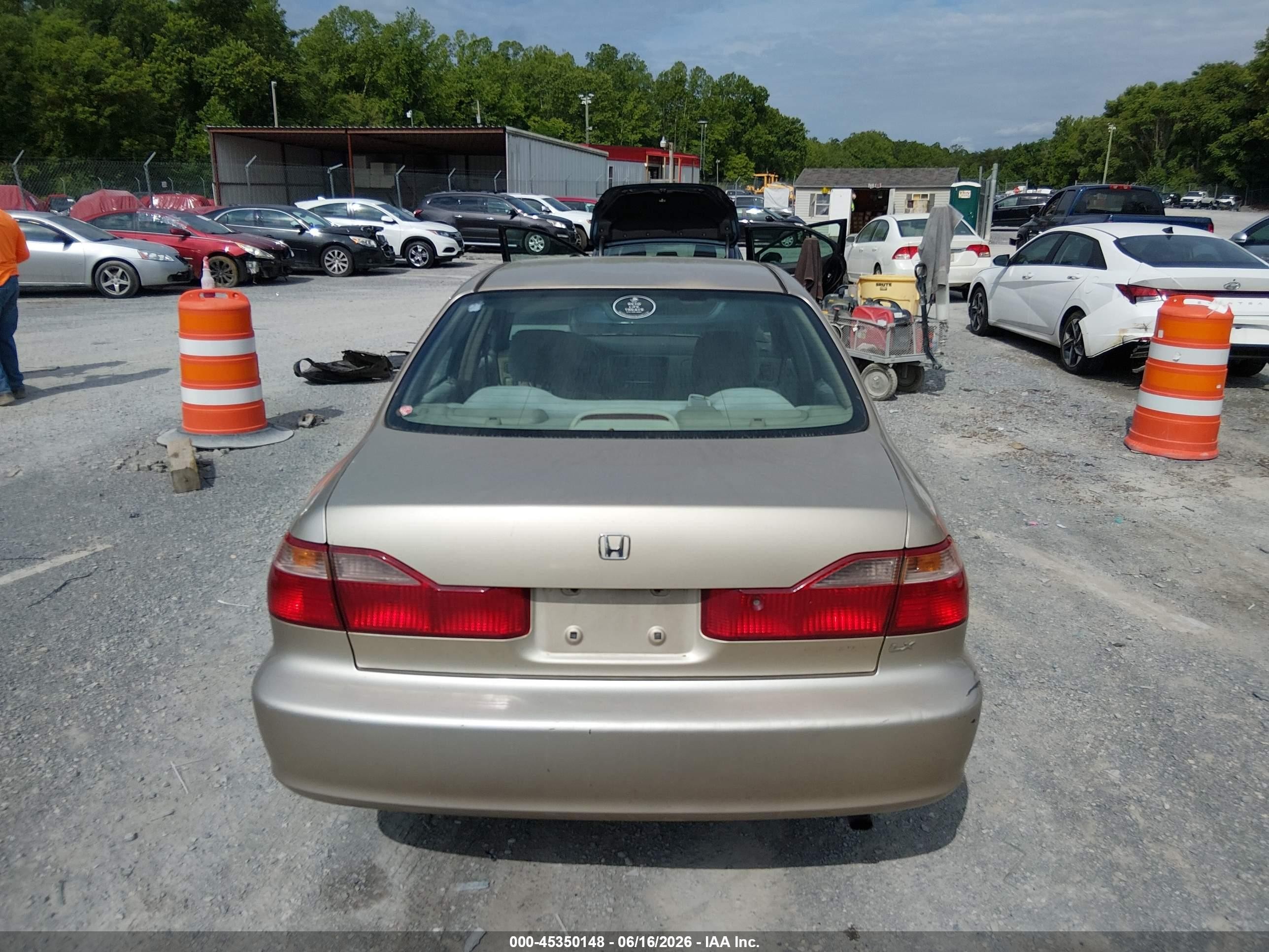 2000 Honda Accord 2.3 Lx Gold vin: 1HGCG6655YA132385
