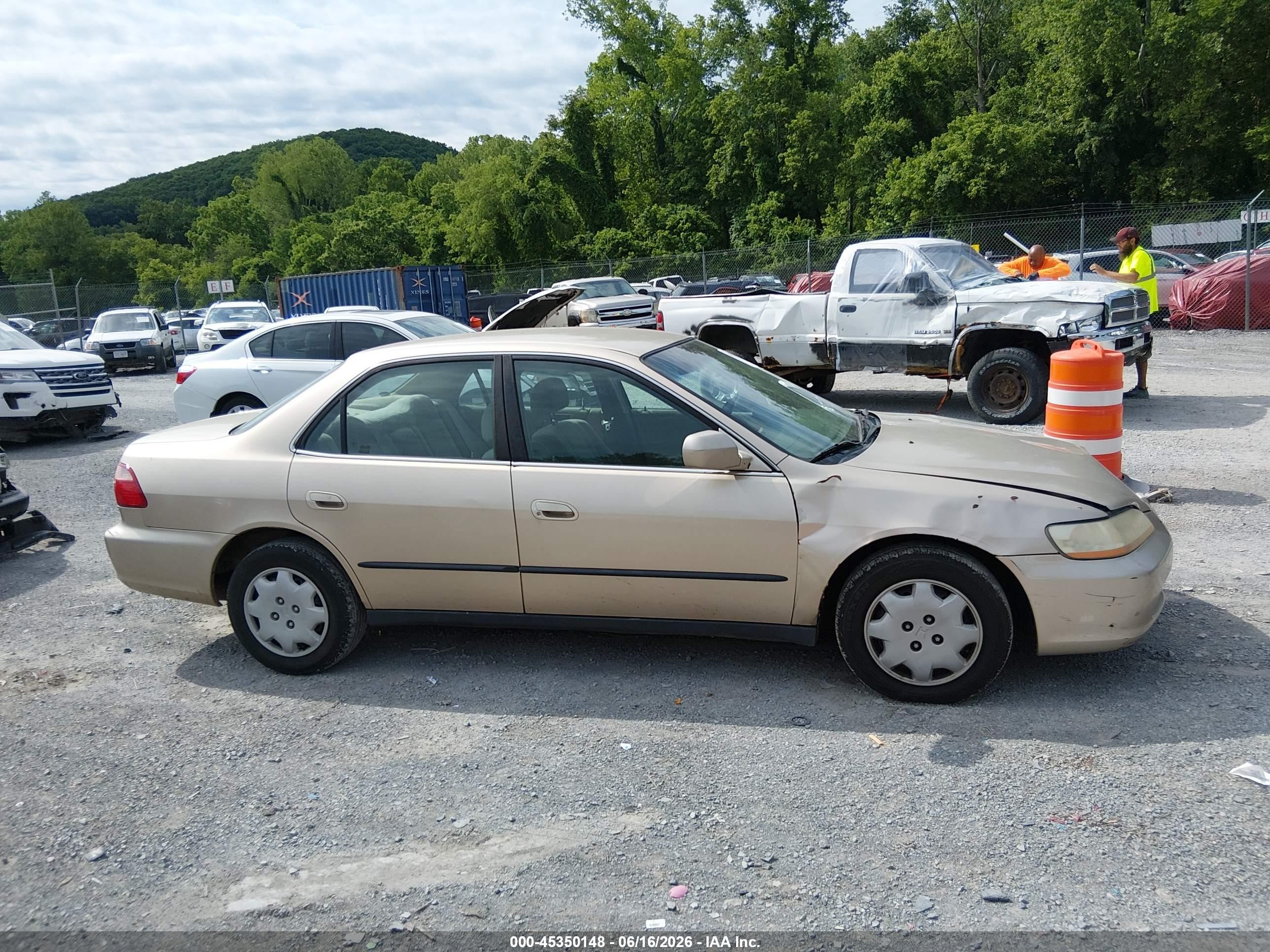 2000 Honda Accord 2.3 Lx Gold vin: 1HGCG6655YA132385
