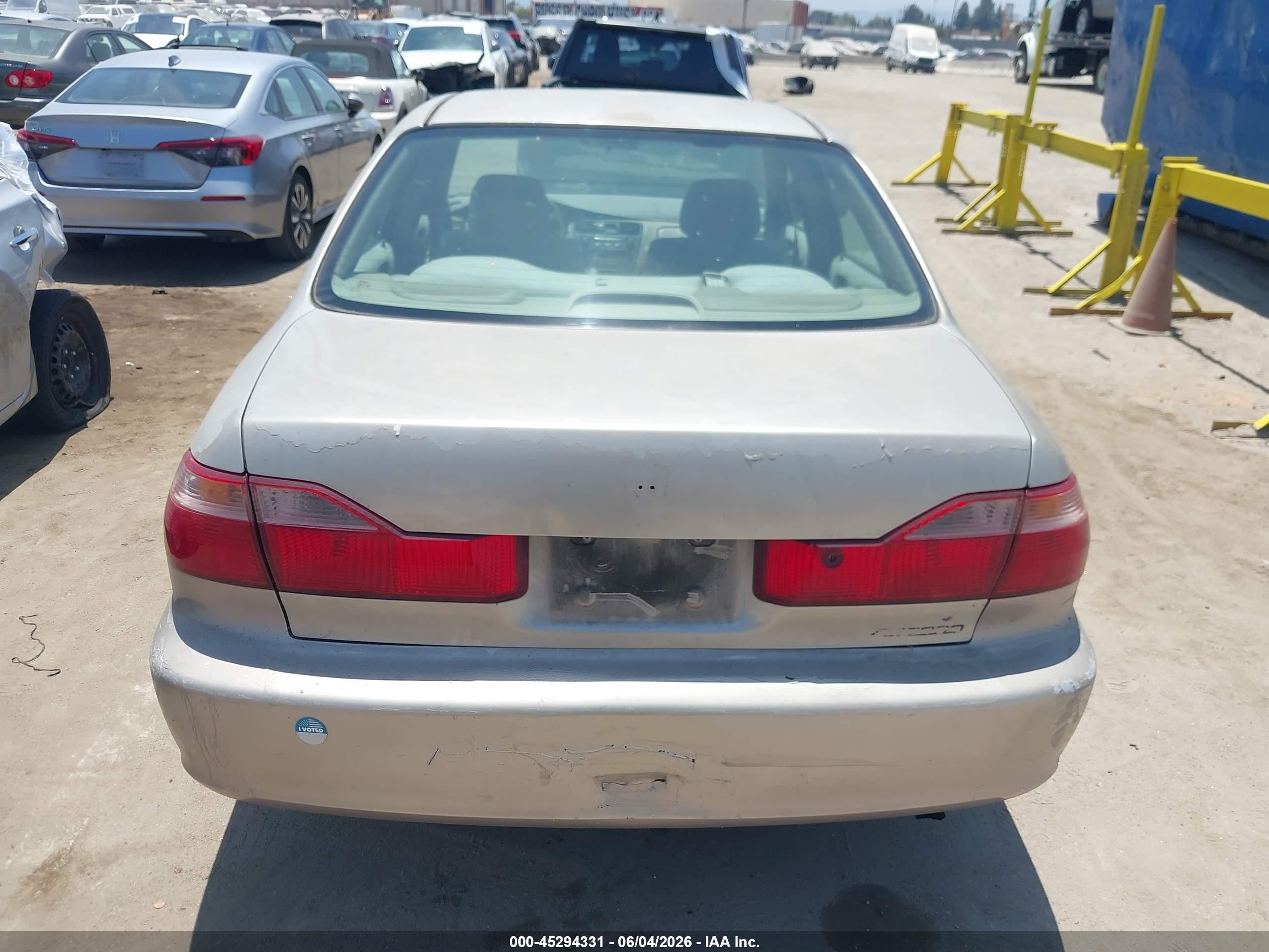 1999 Honda Accord Lx Gold vin: 1HGCG6656XA155592