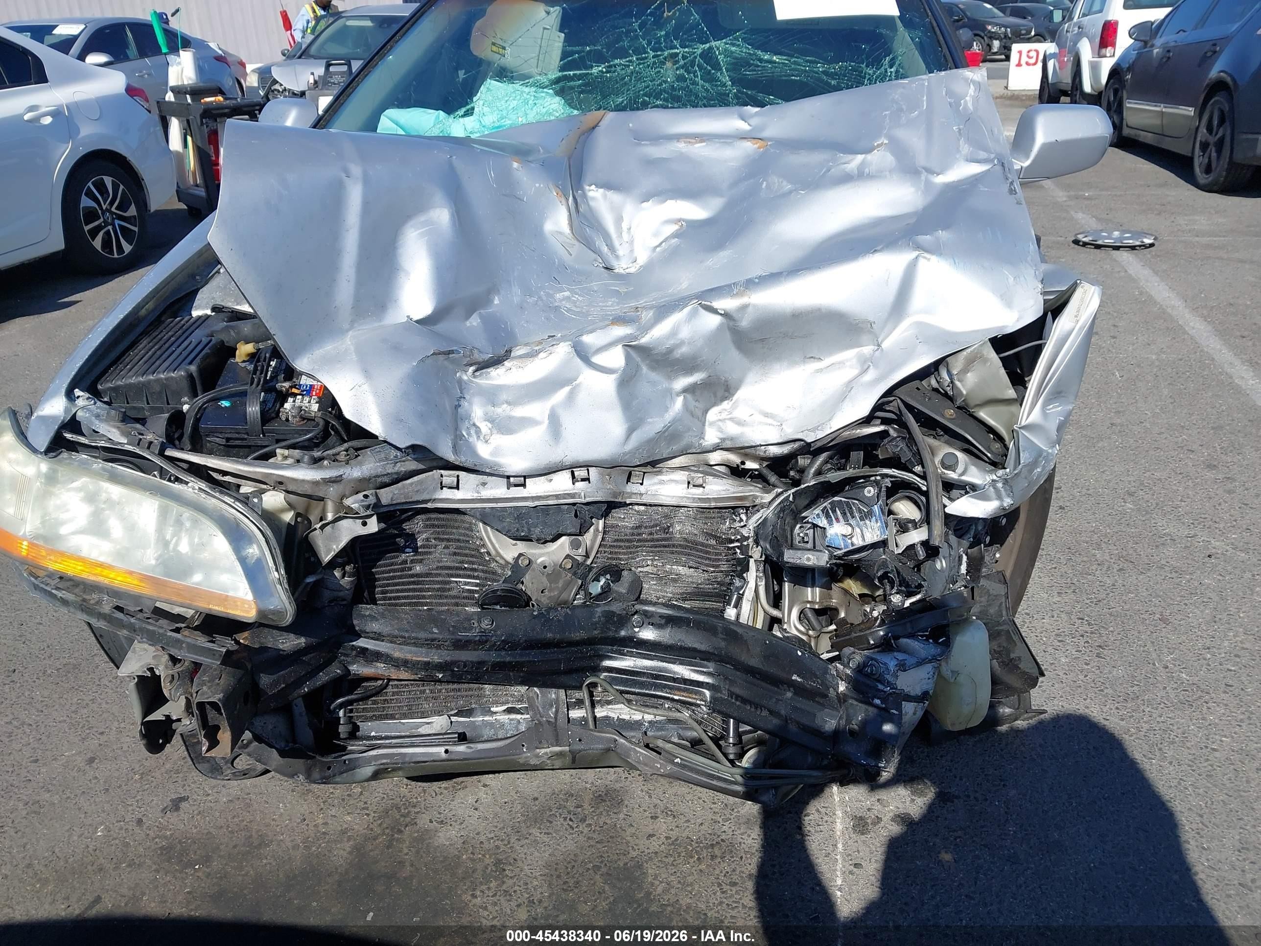 2001 Honda Accord 2.3 Lx Серебряный vin: 1HGCG66571A090758