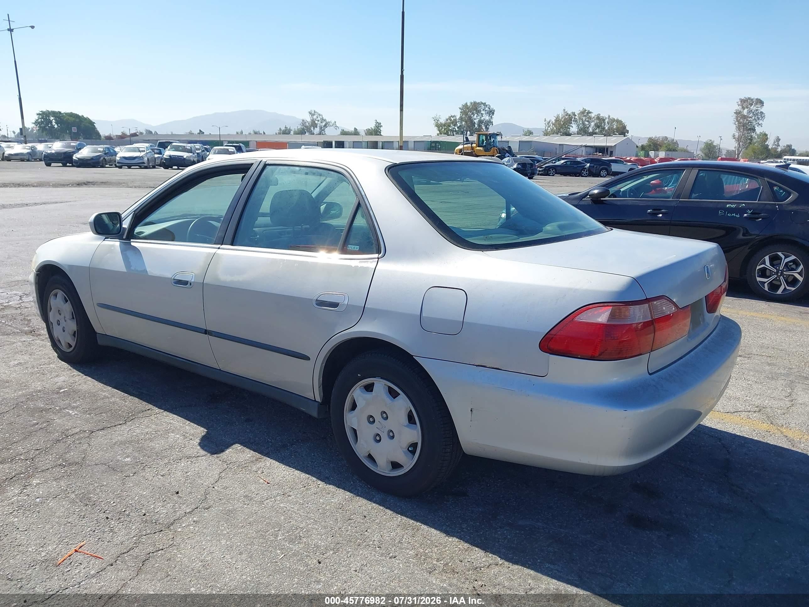1999 Honda Accord Lx Silver vin: 1HGCG6657XA144701
